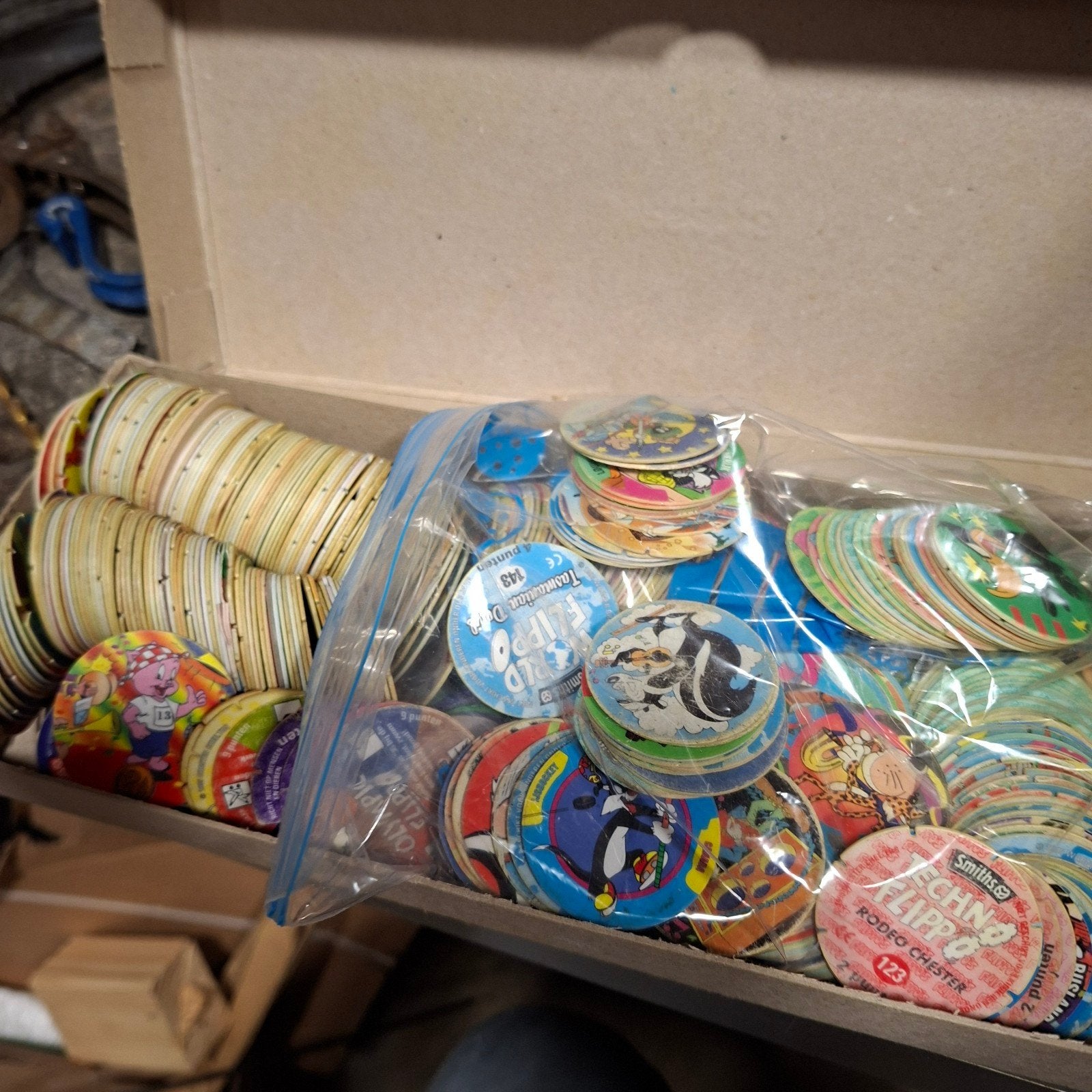 Tekoop  Flippo's    390 stuks, Verzamelen, Flippo's, Ophalen of Verzenden, Spiek, Losse flippo's