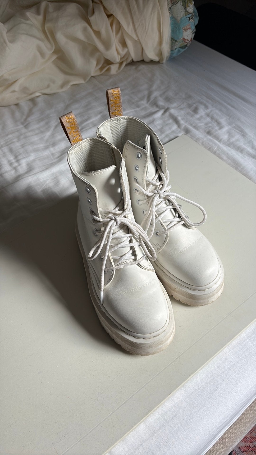 Dr martens wit, Ophalen of Verzenden, Zo goed als nieuw