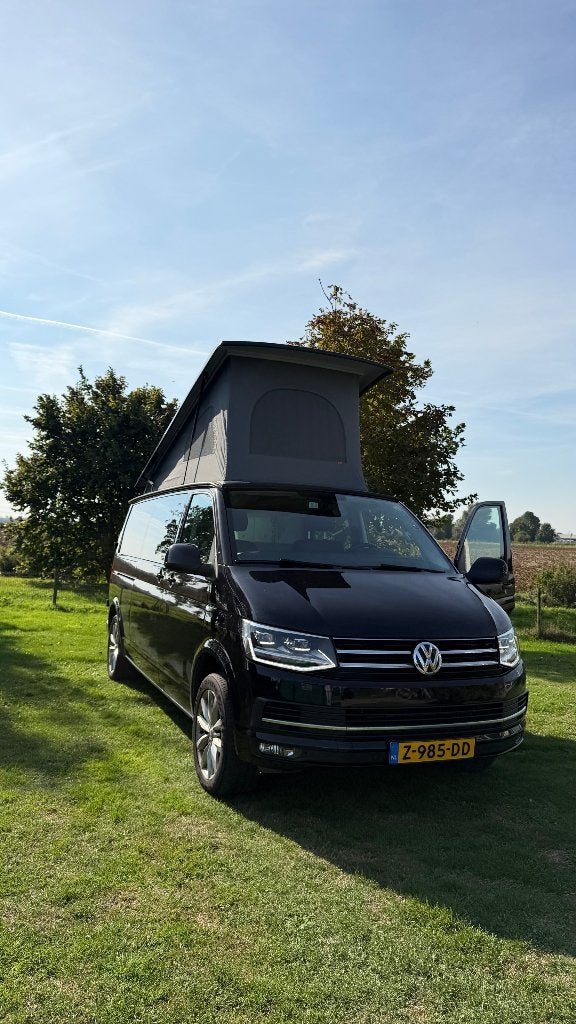 Camper - Volkswagen Zwart, Caravans en Kamperen, Automaat, Buscamper of Camperbus, Diesel, Brandblusser