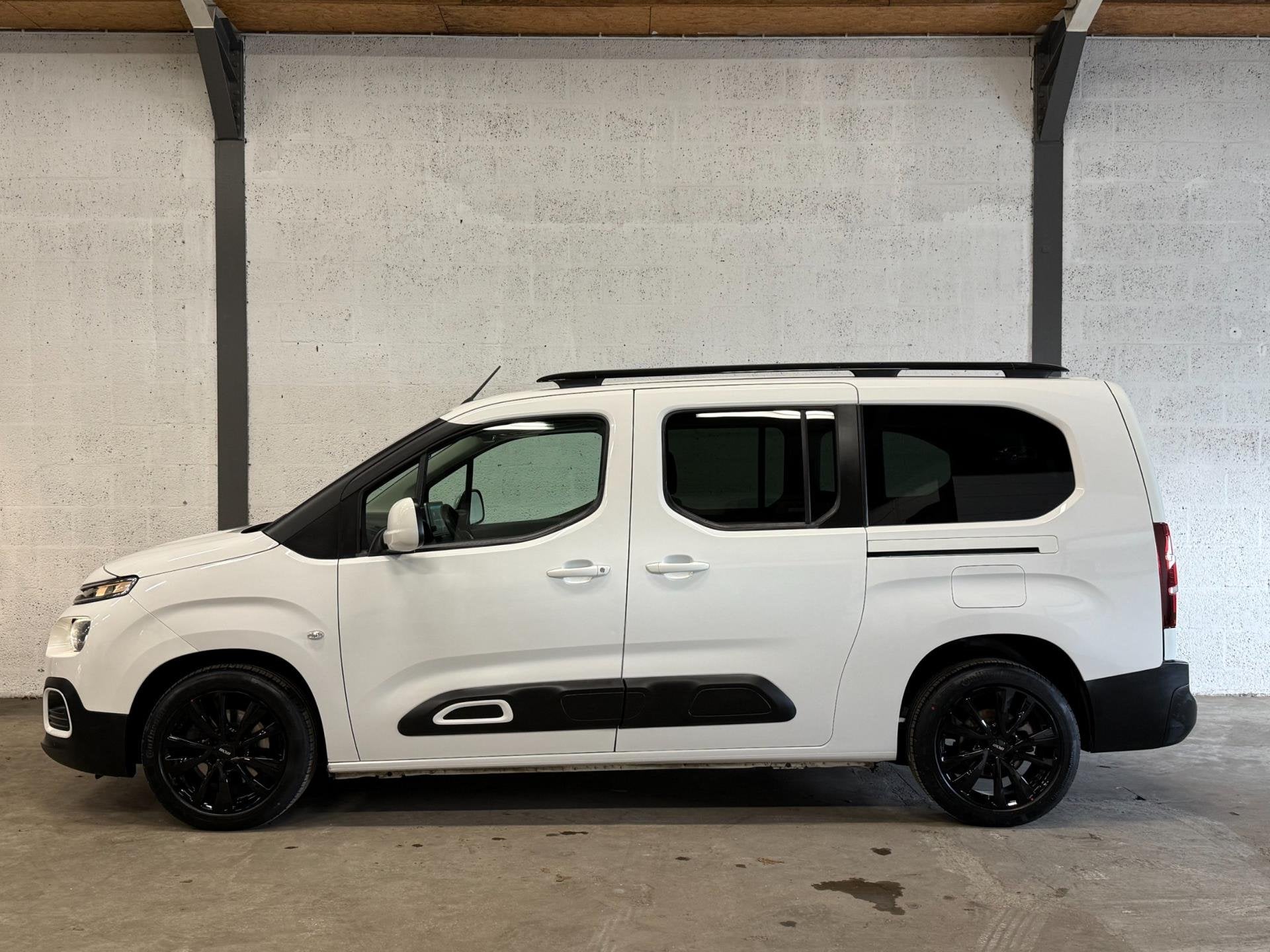 Citroen Berlingo XL 1.2 PureTech Shine 7p. Navi|Clima|Carpla, Auto's, Voorwielaandrijving, Gebruikt, 1199 cc, 7 stoelen