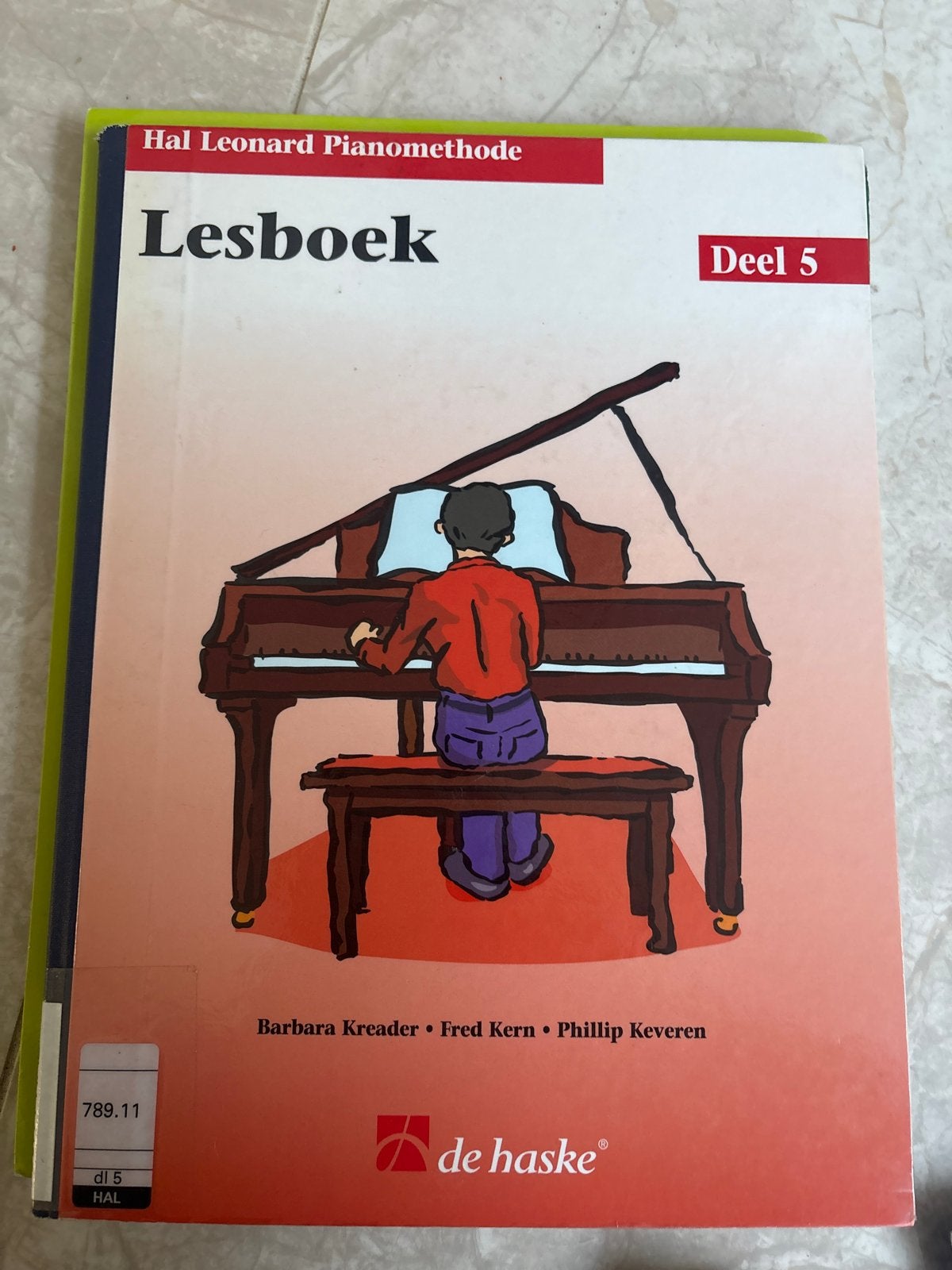 Hal Leonard Pianomethode Lesboek Deel 5, Ophalen of Verzenden, Zo goed als nieuw, Overige niveaus