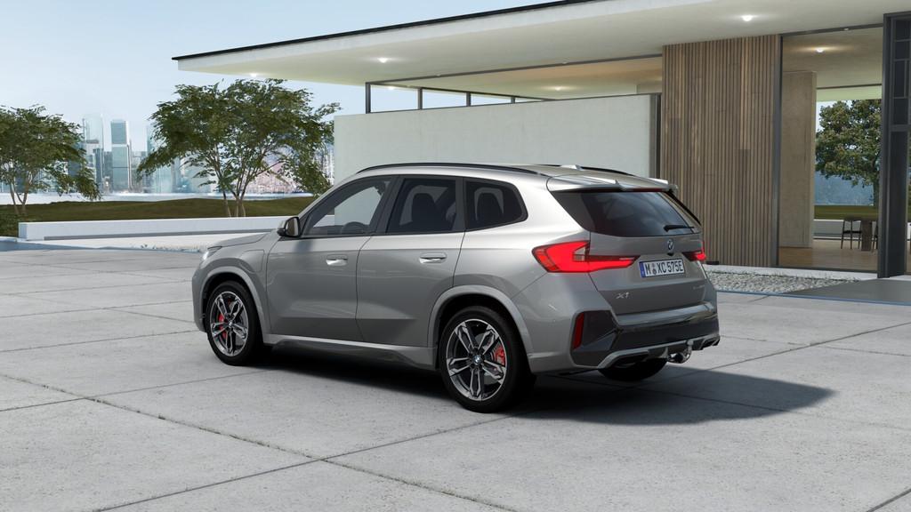 BMW X1 xDrive25e M Sport Automaat / Panoramadak / Trekhaak /, Zwart, Zwart, Leder, Bedrijf