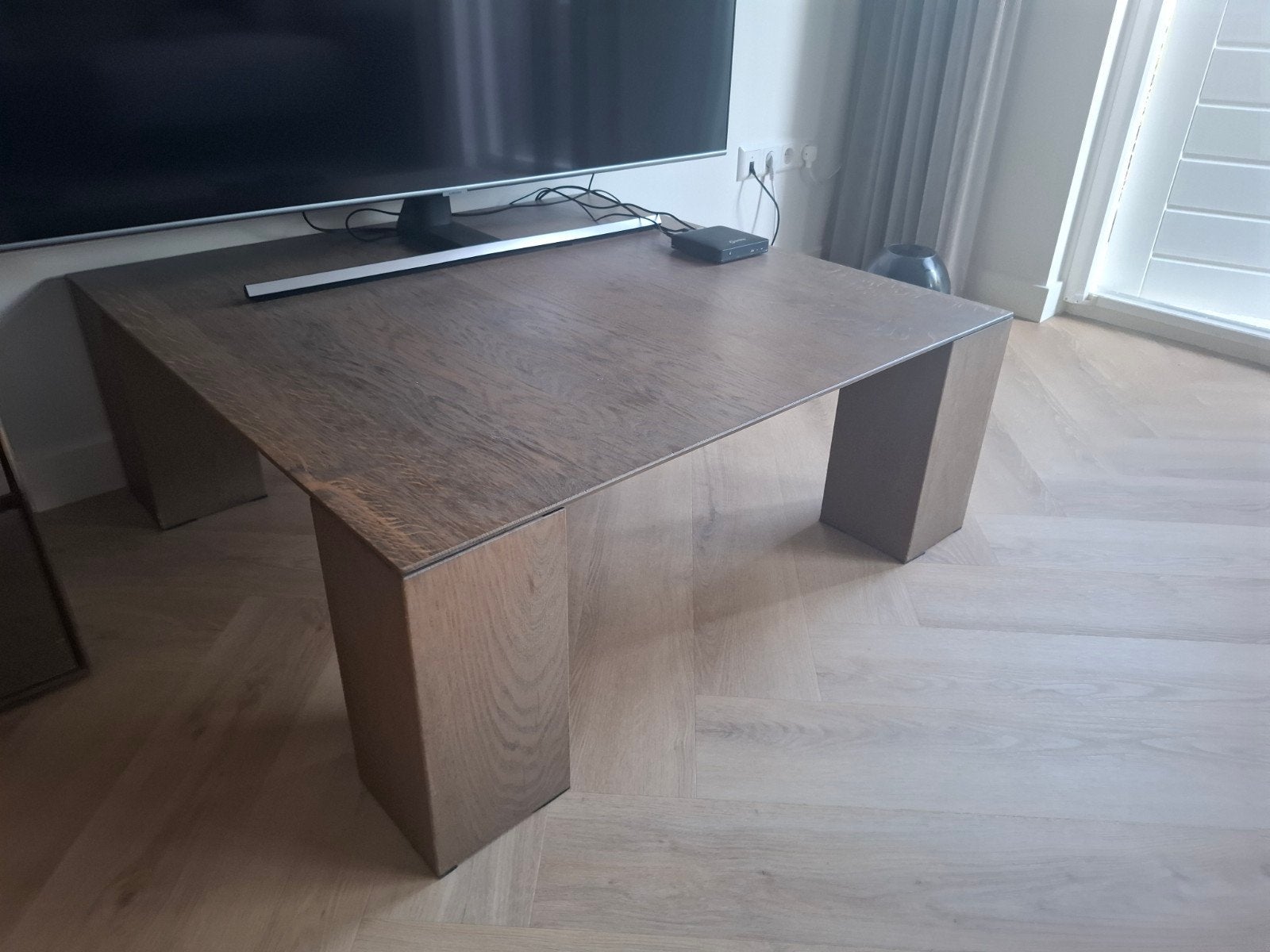 Salontafel eikenhout Leem / klei kleur vernist., Ophalen, 50 tot 100 cm, 50 tot 100 cm, Zo goed als nieuw