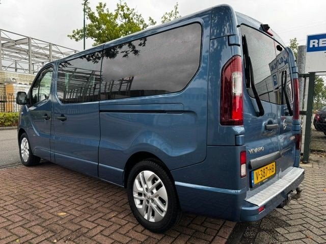 Opel Vivaro 1.6 CDTI 145pk L2 H1 Dubbel Cabine Sport Euro 6, Auto's, Bestelauto's, Voorwielaandrijving, Gebruikt, Blauw, Bedrijf