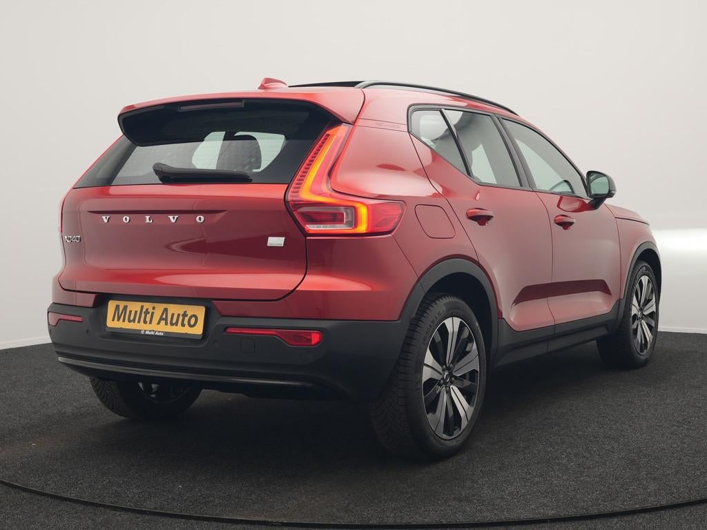 Volvo XC40 T4 Ultimate Dark PHEV 221pk Dealer O.H. | Trekhaa, Auto's, Volvo, Zwart, Bedrijf, Hybride Elektrisch/Benzine, 3 cilinders