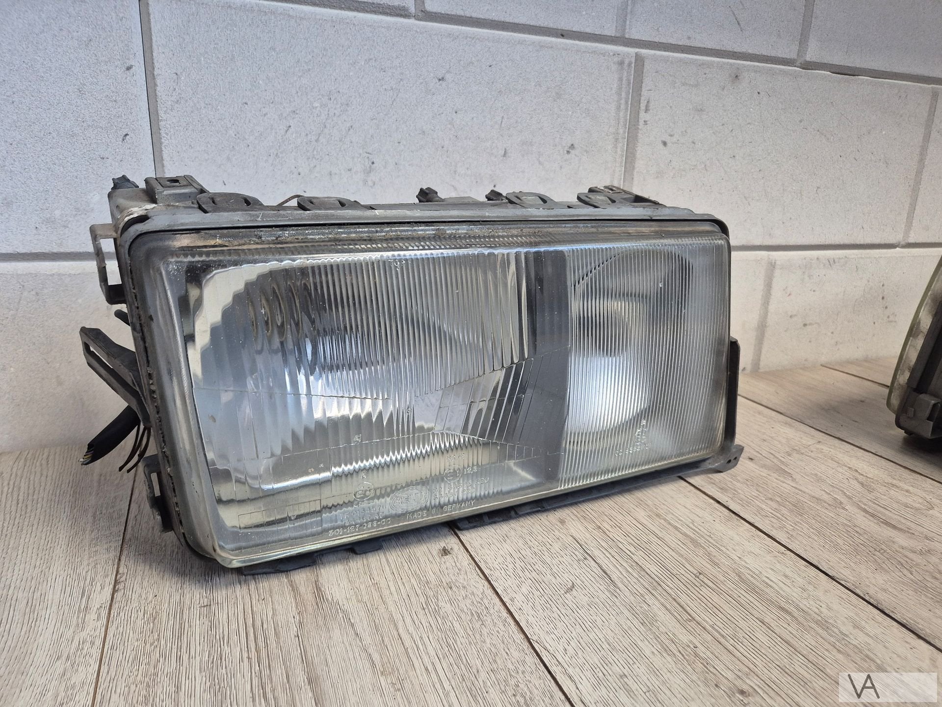Koplamp rechts van Mercedes 190 W201 1983 - 1993 HELLA €100, Auto-onderdelen, Gebruikt, -, Ophalen of Verzenden, -