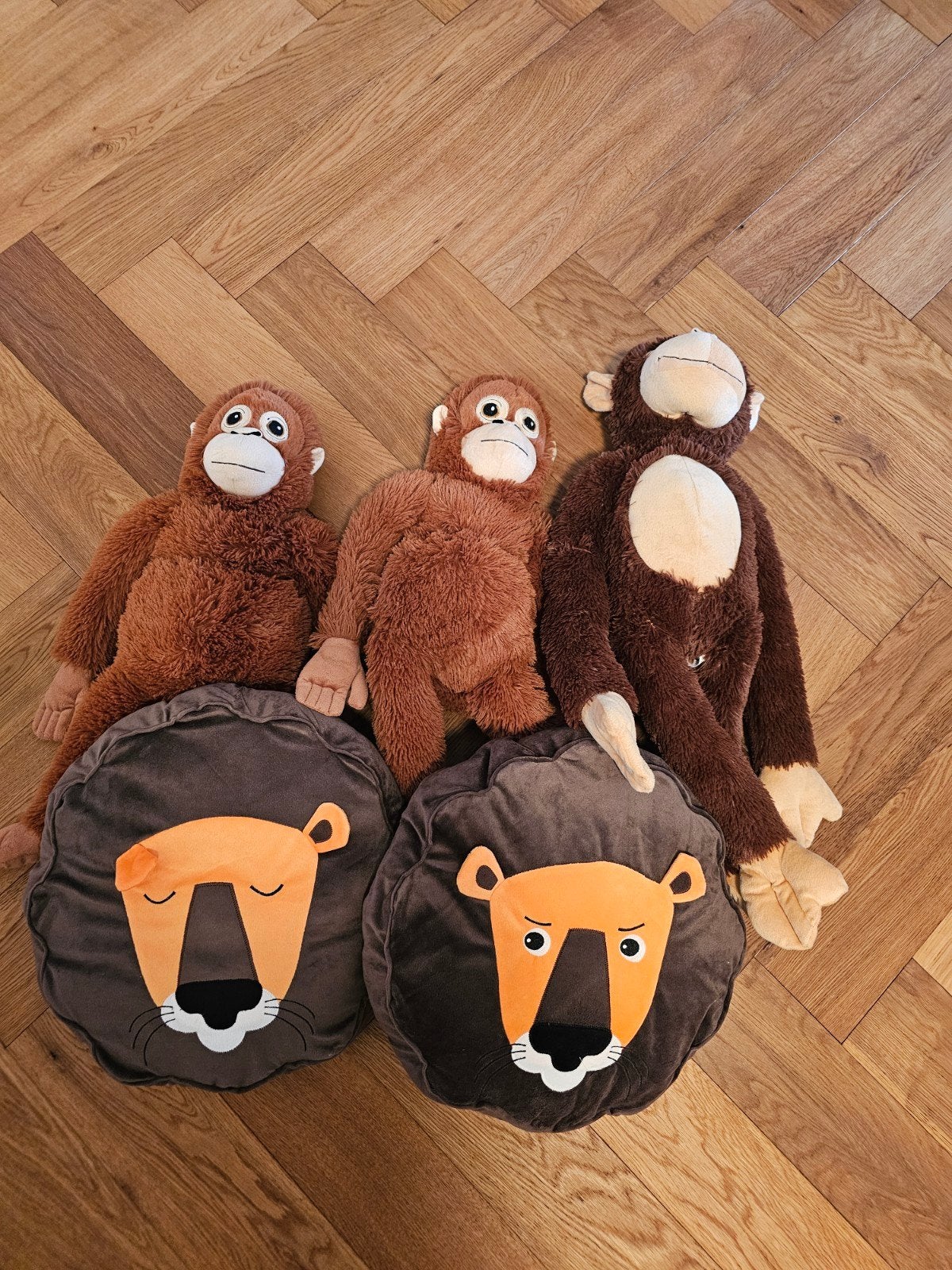 Leuke apen knuffels en leeuwen kussens, Gebruikt, Ophalen of Verzenden, Middelgroot (20 tot 80 cm), Bruin