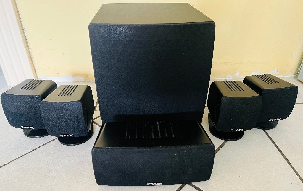 YAMAHA 5.1 Surround Set, Overige merken, 70 watt of meer, Ophalen of Verzenden, Zo goed als nieuw