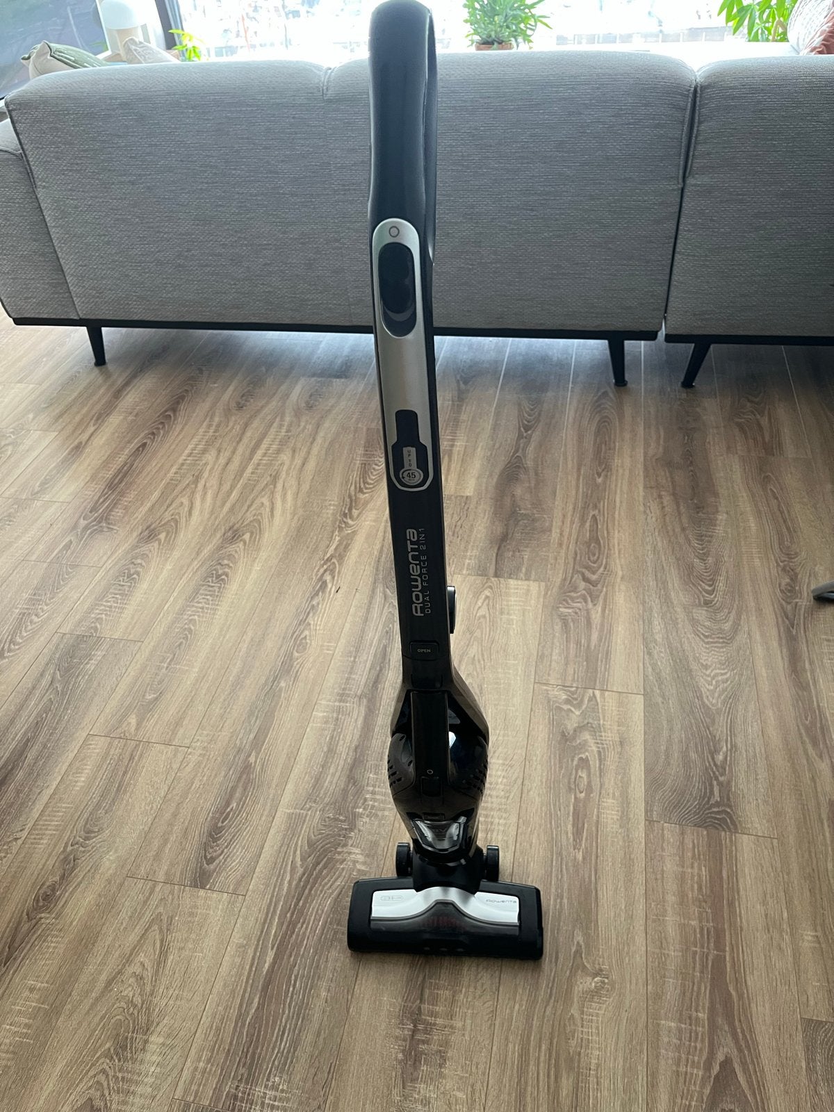 Rowenta 2–in-1 Steelstofzuiger (18V) met kruimeldief, Draadloos, Zo goed als nieuw, Reservoir, Steelstofzuiger