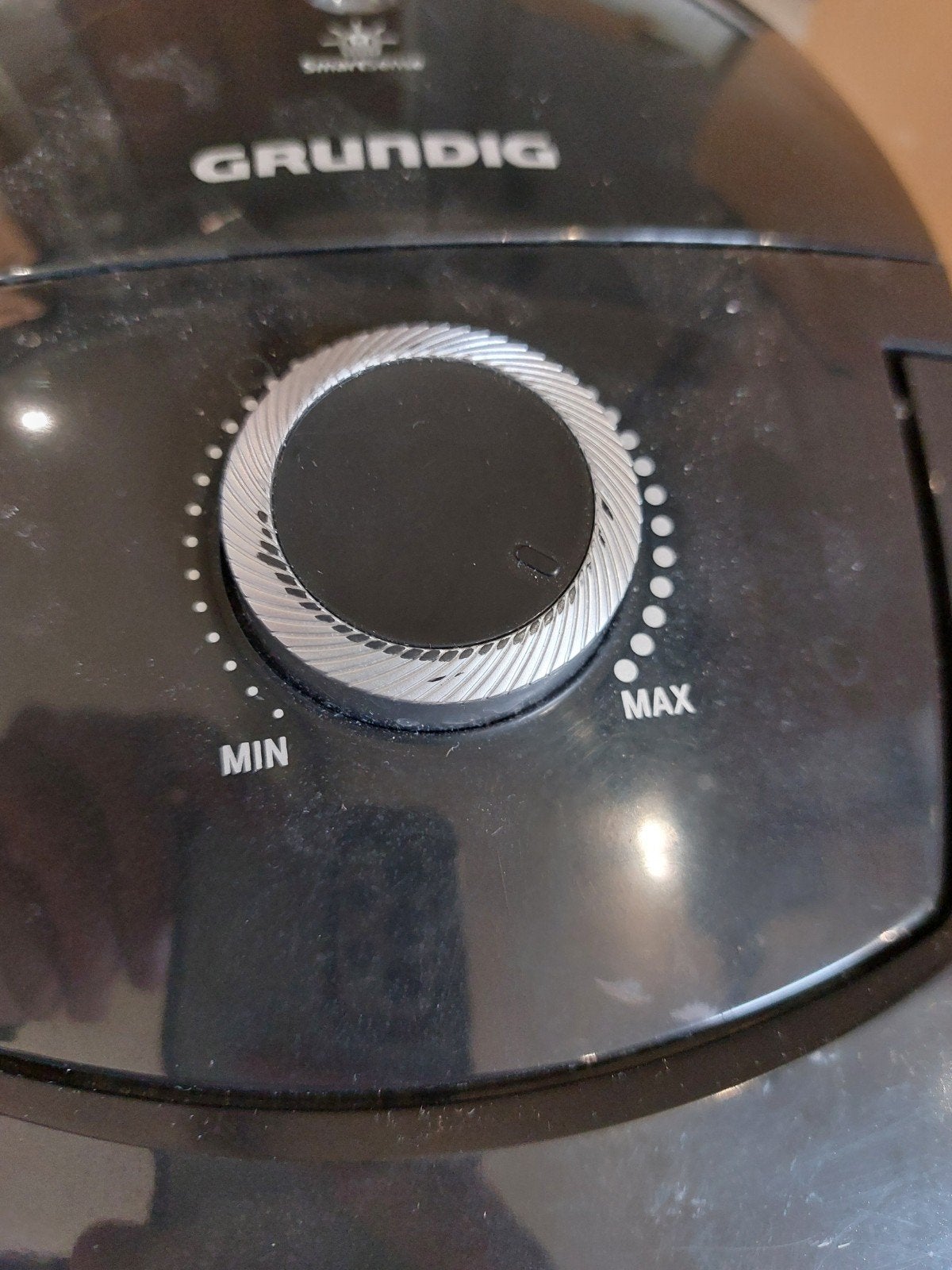 Foto 12 van Stofzuiger Grundig met zak meerdere op voorraad