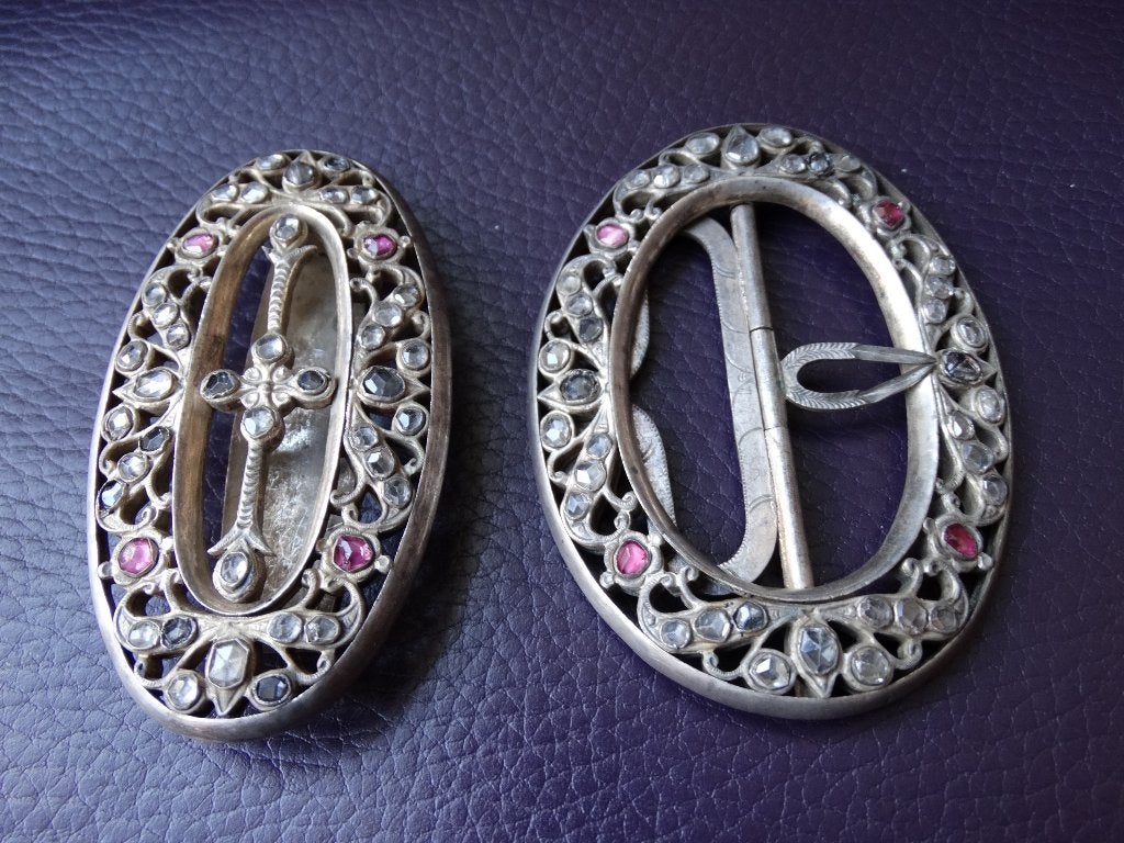 Set antieke gespen, antiek met roosgeslepen stenen, Indie, Ophalen of Verzenden, Overige materialen, Overige typen