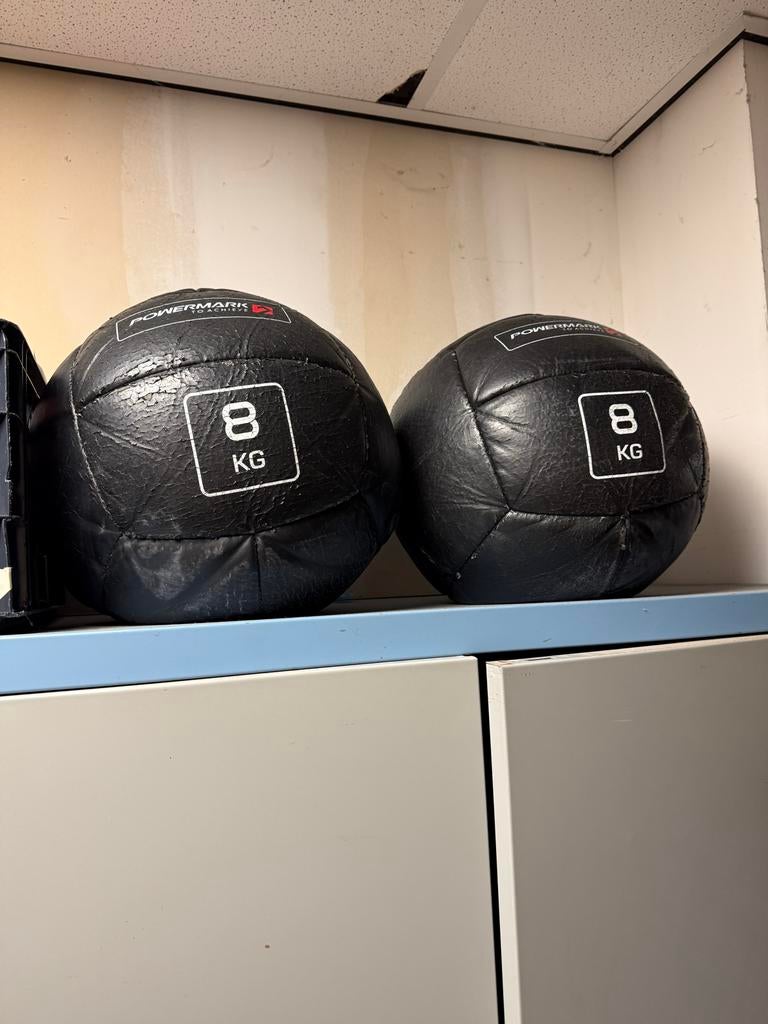 Twee Powermark Medicijnballen 8 KG, Sport en Fitness, Fitnessmaterialen, Gebruikt, Medicijnbal, Ophalen of Verzenden