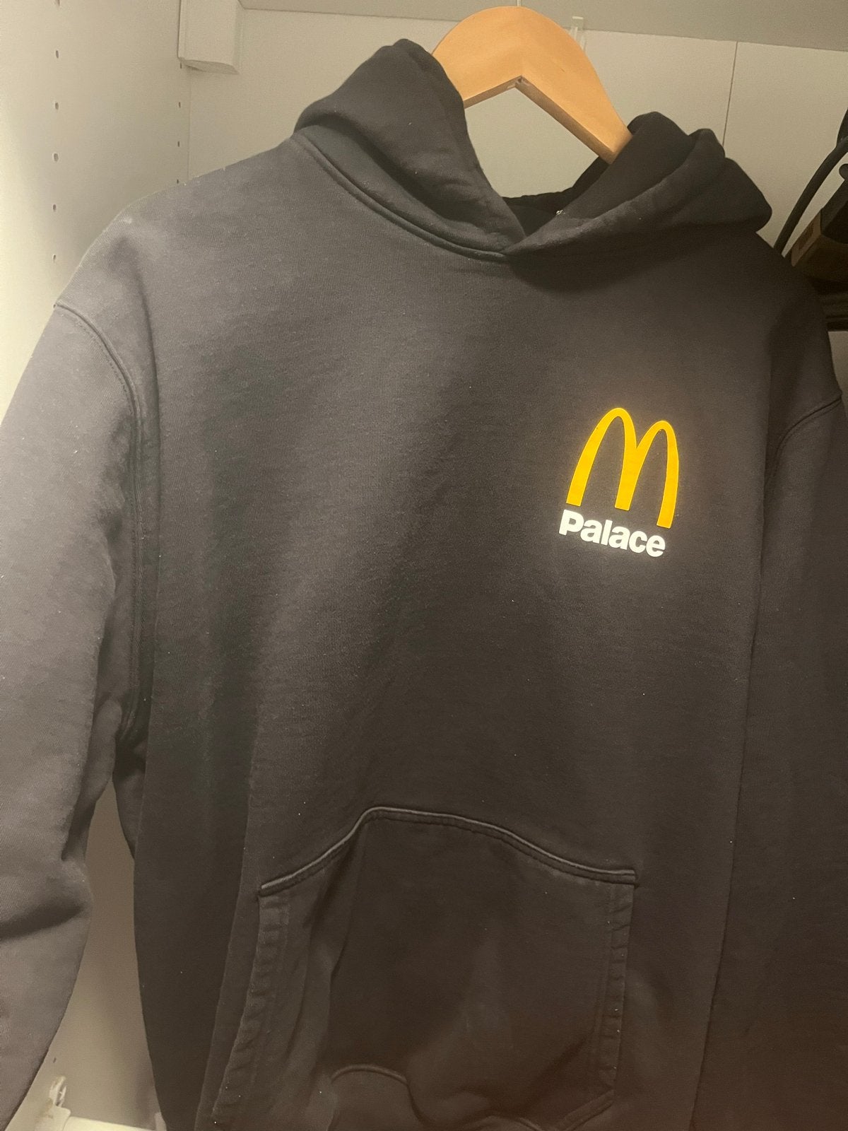 Palace x McDonald's Hoodie Zwart XXL(XL), Ophalen of Verzenden, Zo goed als nieuw, Overige maten, Zwart