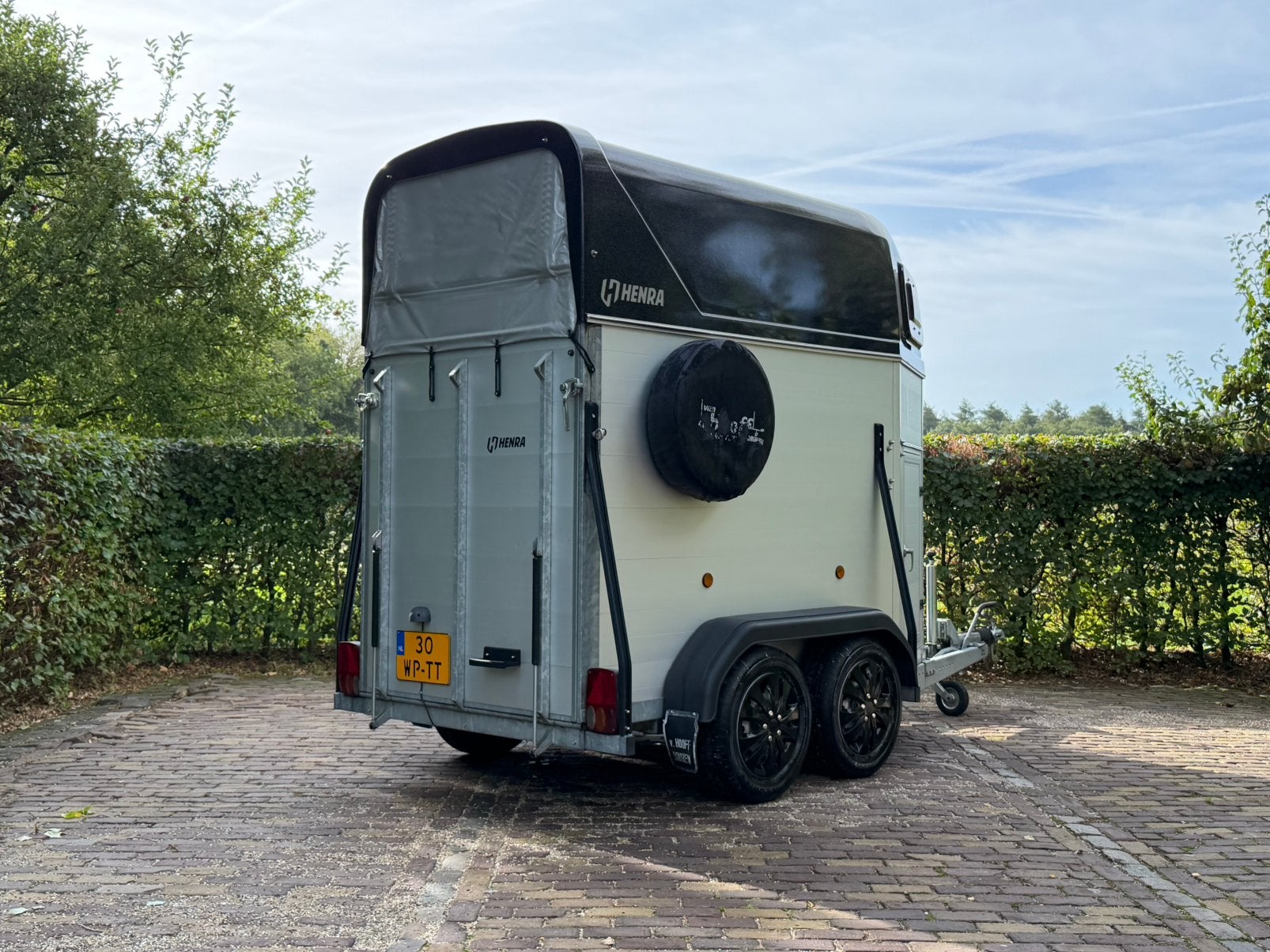 Prachtig mooie 1.5 paards henra vol aluminium met Zadelkamer, Dieren en Toebehoren, Paarden en Pony's | Trailers en Aanhangwagens