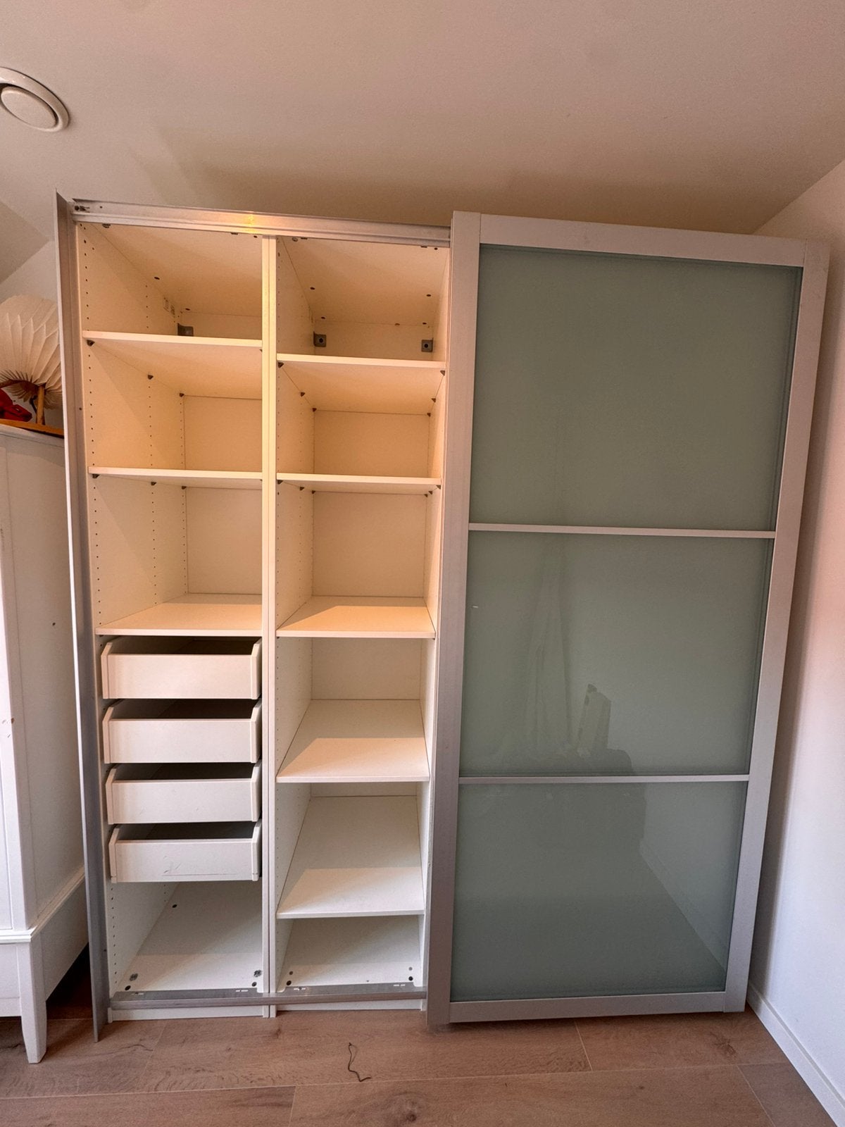 IKEA PAX / 200 x 236 x 60 / Melkglas schuifdeuren, Ophalen, Zo goed als nieuw, 50 tot 75 cm, 200 cm of meer