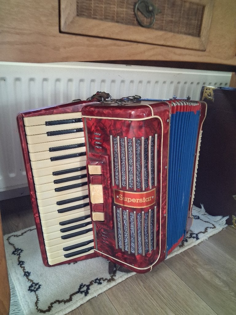 Mooie accordeon, Met riemen, Overige formaten, Toetsaccordeon, Zo goed als nieuw