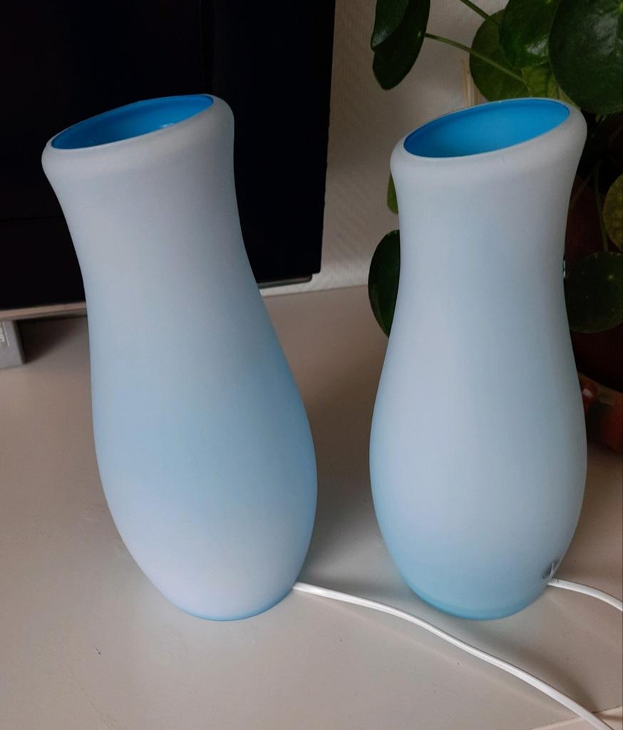 Twee ikea tafellampen type mylonit blauw,lees beschrijving, Huis en Inrichting, Ophalen of Verzenden, Zo goed als nieuw, Glas