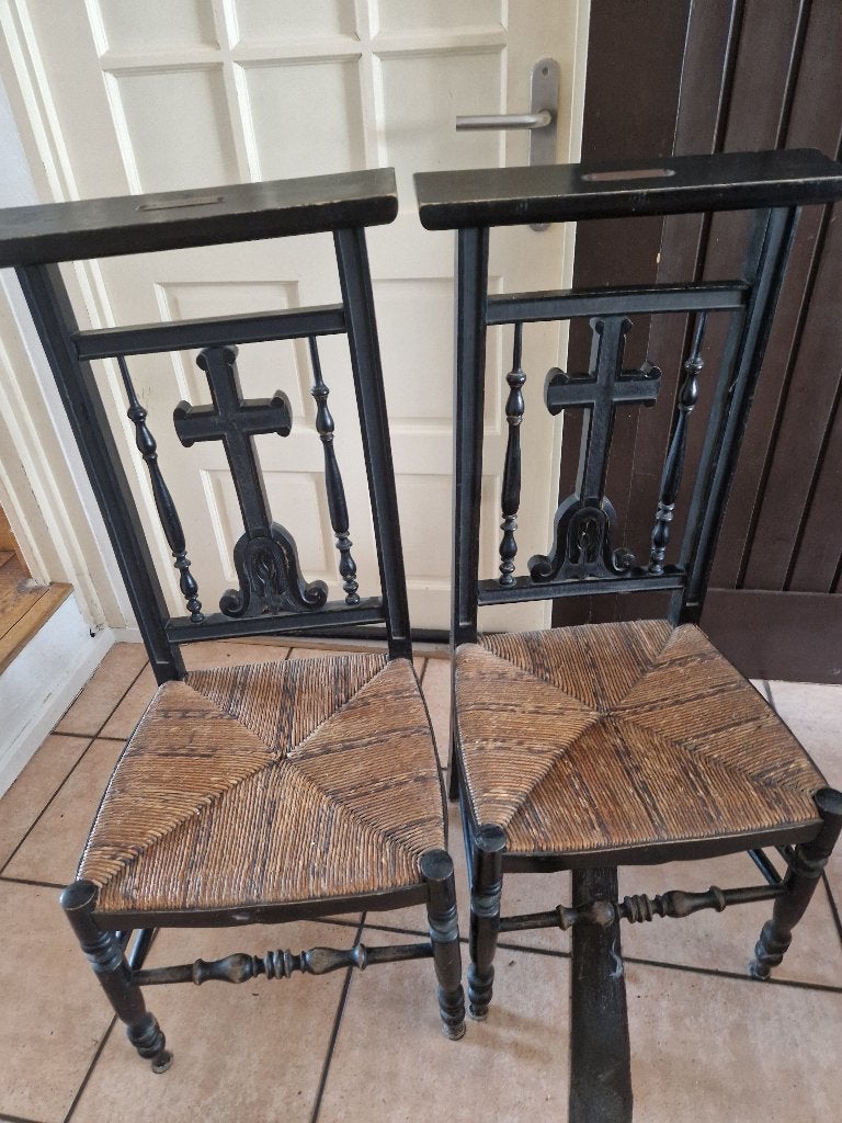 2 stuks bidstoeltjes, Ophalen