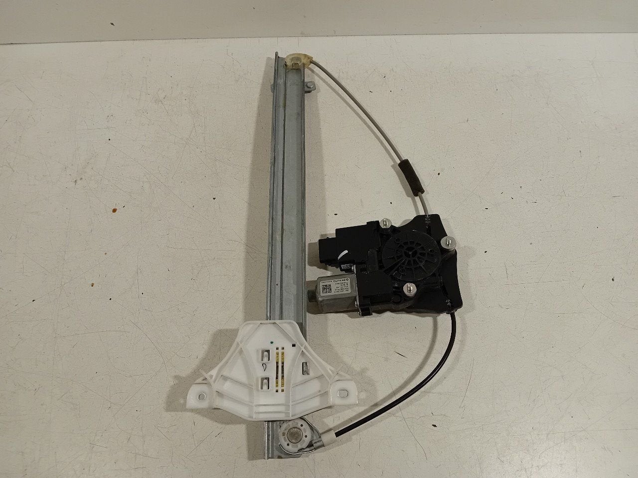 Raammechaniek elektrisch links voor Hyundai i10, Onderdelen@venauto.nl, Van der Ven Autorecycling B.V., Gebruikt, Ettenseweg 76, 4706 PB Roosendaal, The Netherlands