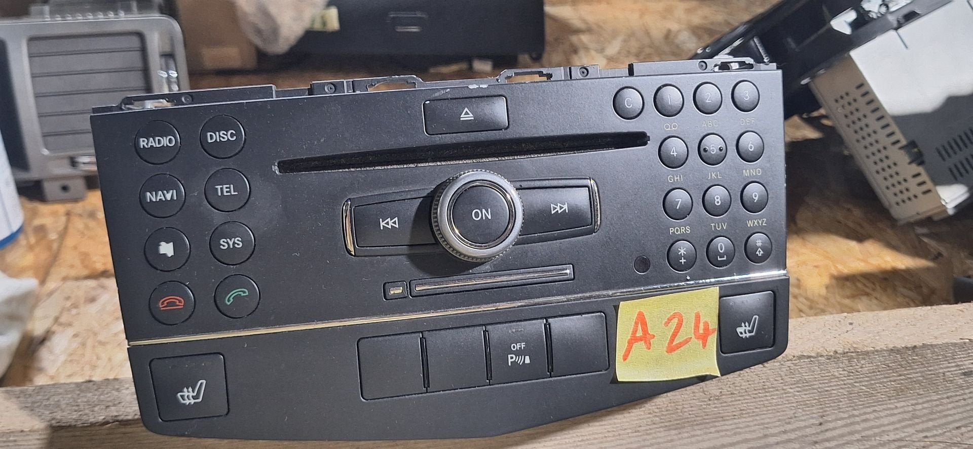 Originele Mercedes C-Klasse W204 COMAND Navigatie / Radio, Gebruikt, -, -, Ophalen of Verzenden