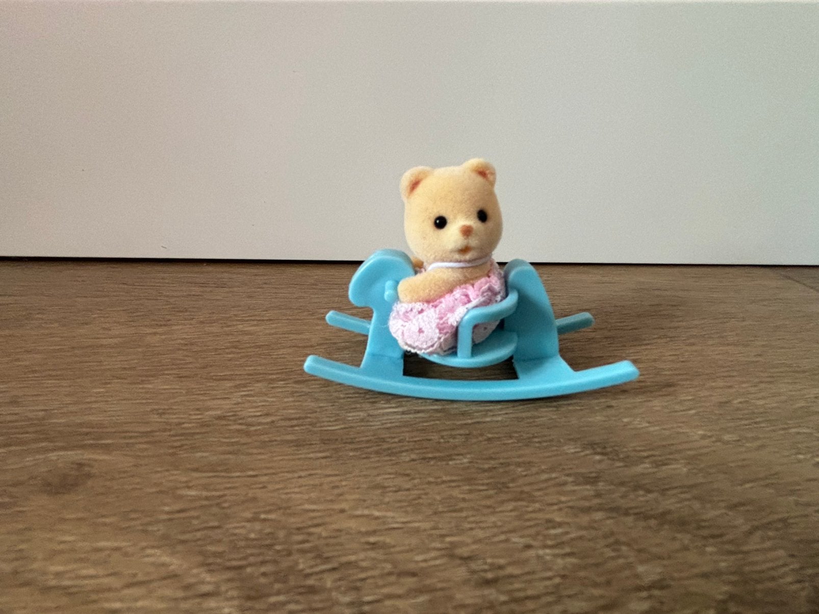 Sylvanian fam beertje op hobbelpaard, Ophalen, Zo goed als nieuw