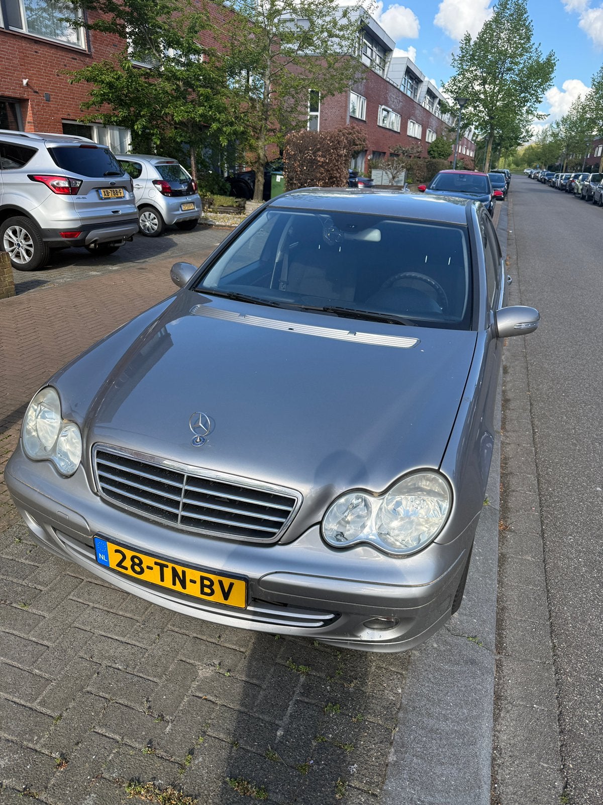 Mercedes-Benz C-Klasse 1.8 C180 Kompr Sedan AUT 2005 Grijs, Auto's, Mercedes-Benz, Automaat, Achterwielaandrijving, 1796 cc, 75 €/maand