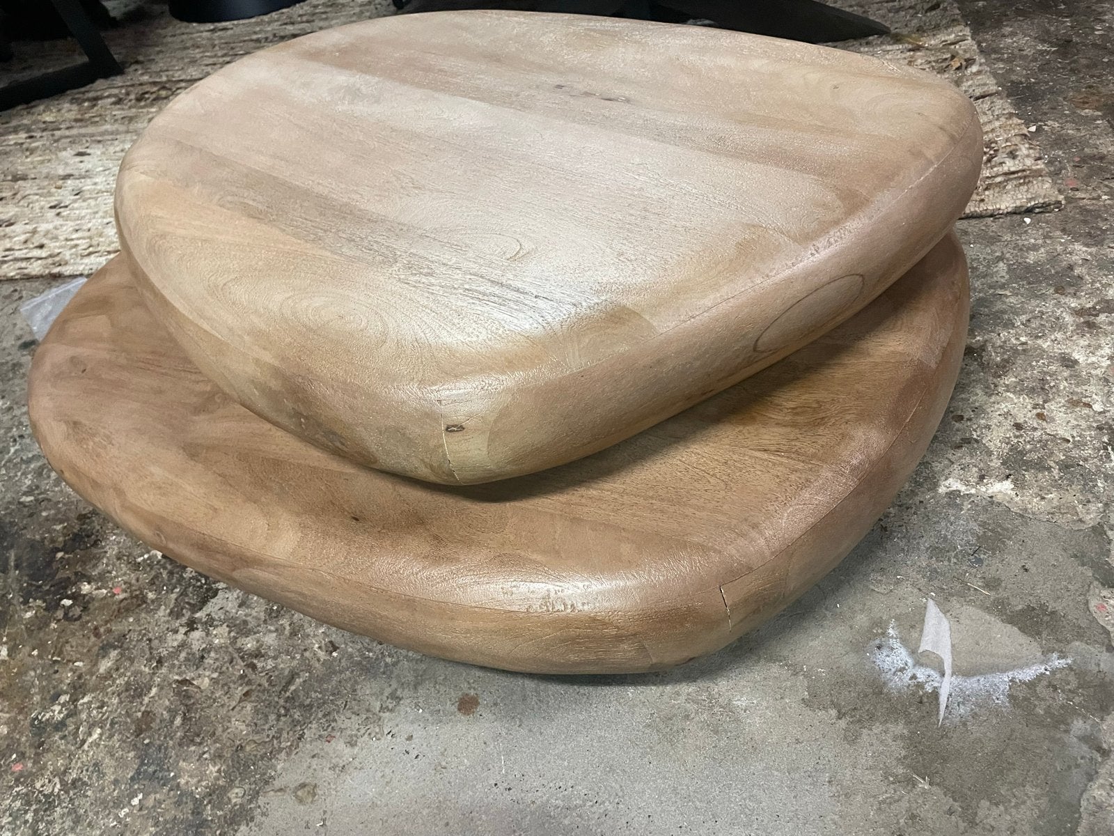 Salontafel Kabo peble vorm Licht Bruin draaibaar B-keuze, Ophalen, 50 tot 100 cm, Nieuw, 50 tot 100 cm