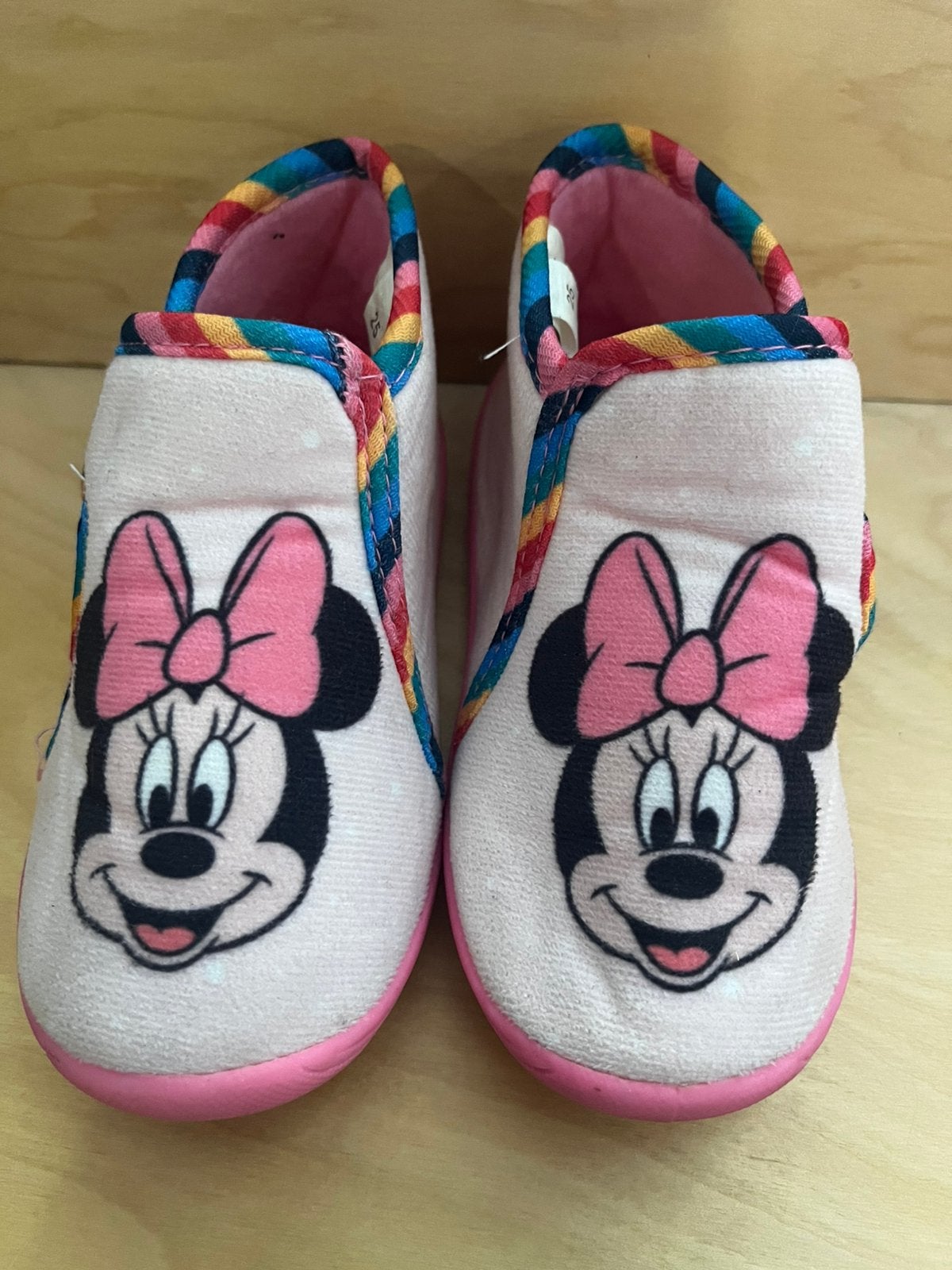 Kinder pantoffels minie mouse maat 25, Ophalen, Slofjes, Jongetje of Meisje, Zo goed als nieuw