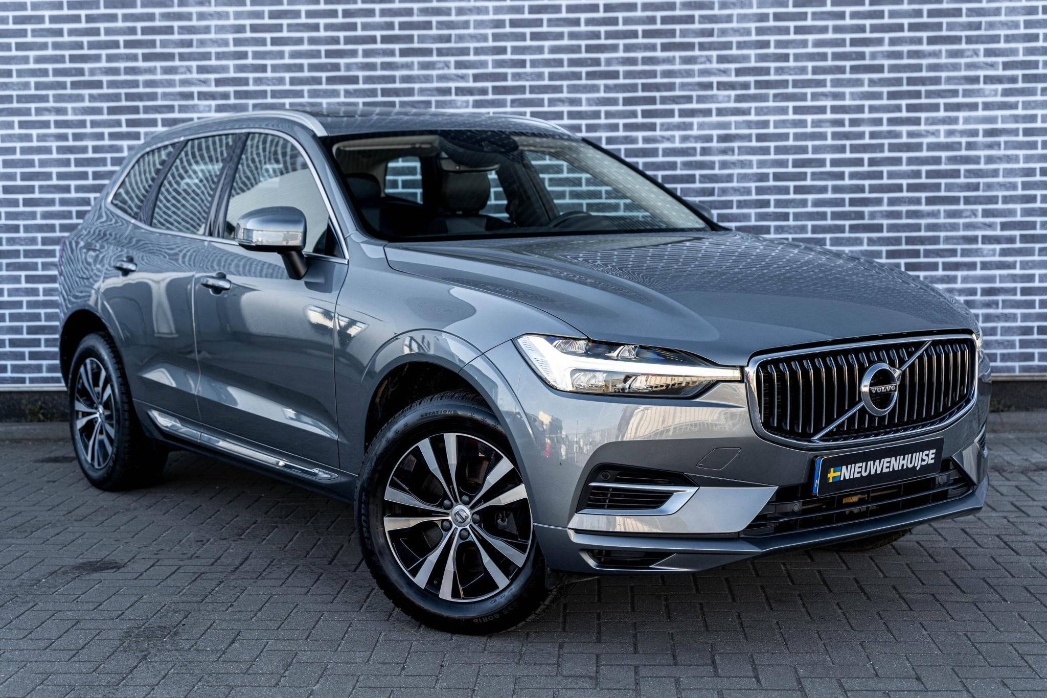 Volvo XC60 2.0 Recharge T6 AWD Business Pro | Plug-in Hybrid, Gebruikt, Euro 6, 138 €/maand, Leder en Stof