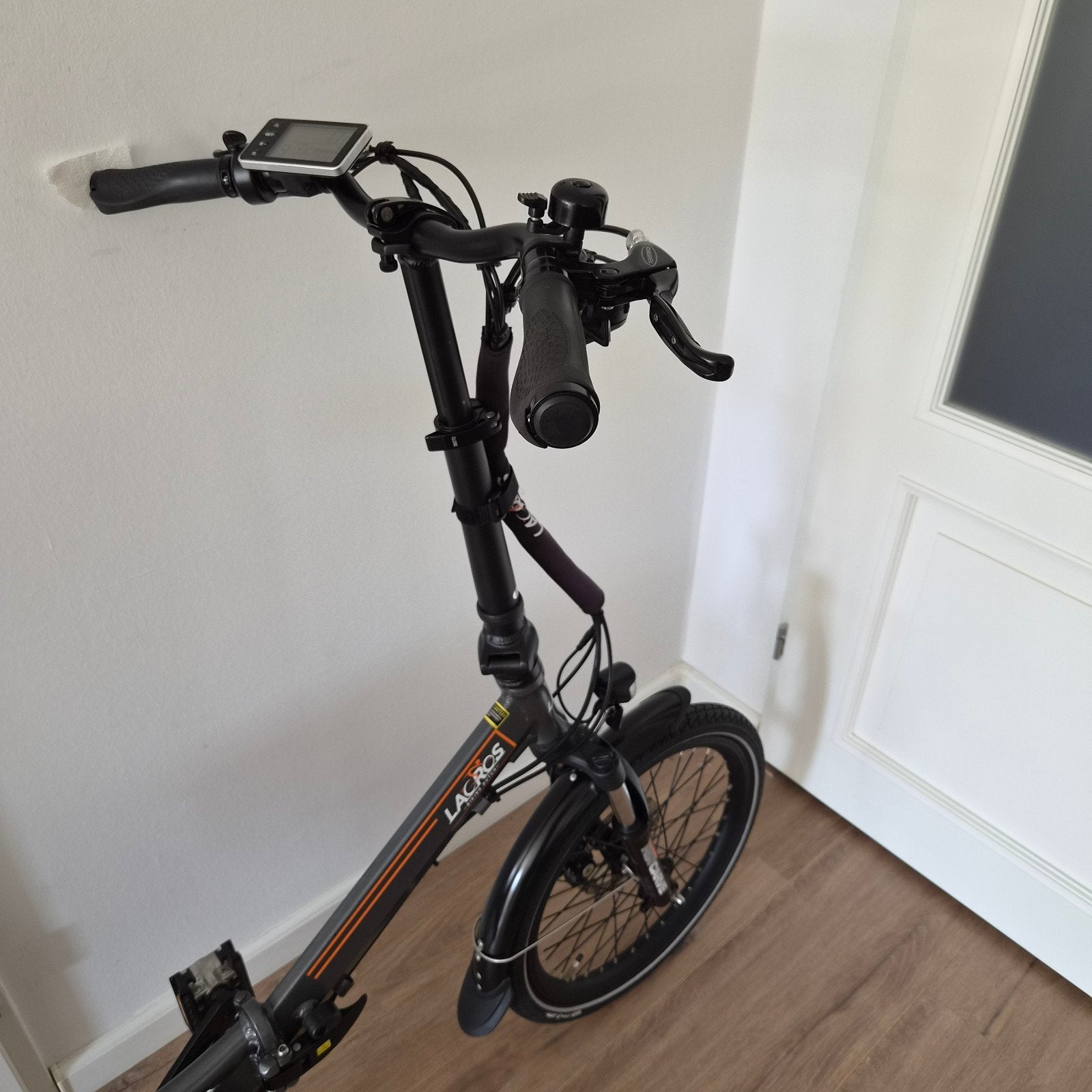 Foto 15 van 2x Z.G.A.N Lacros S200 elektrische vouwfietsen 15AH (20inch)
