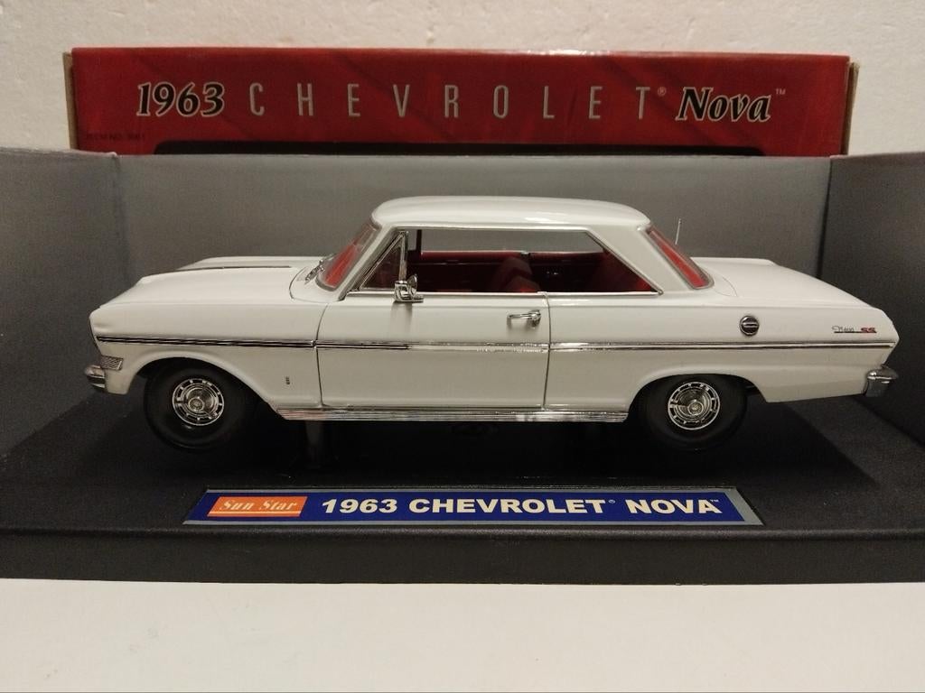 Chevrolet Nova sedan offwhite 1963 Sun Star metal 1:18 KRD, Ophalen of Verzenden, Zo goed als nieuw, Auto, Sun Star