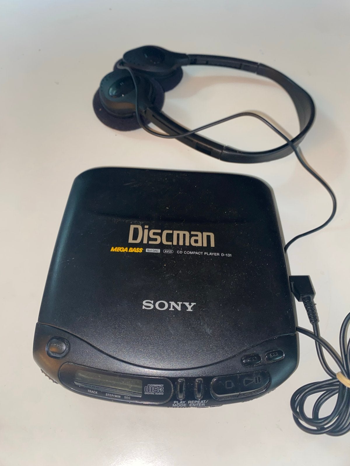 Sony Discman D-131 met Mega Bass en koptelefoon, Ophalen of Verzenden, Discman