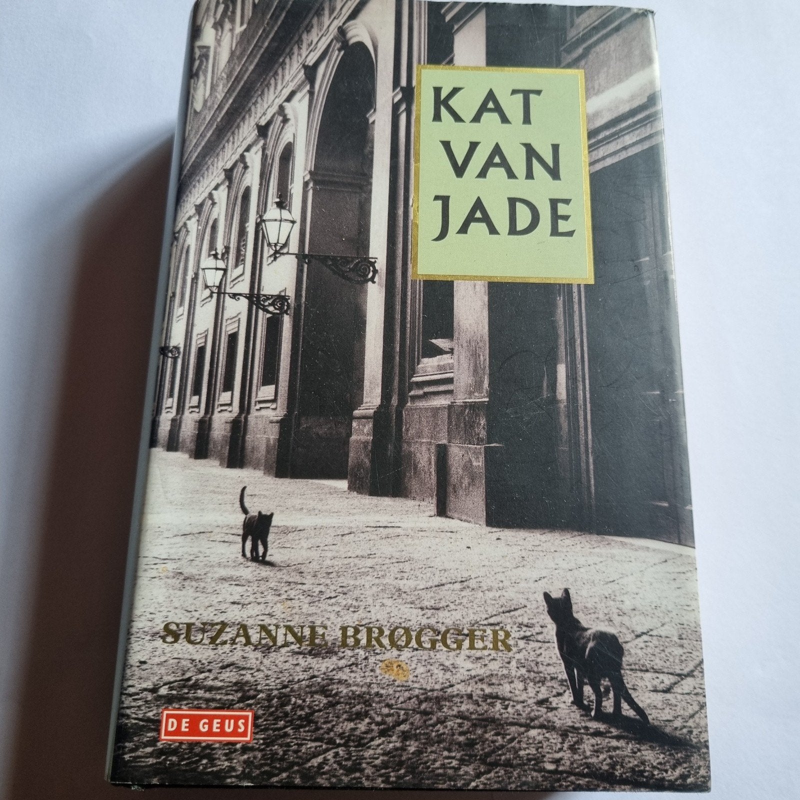 Kat van Jade - Suzanne Brøgger (roman), Ophalen of Verzenden, Zo goed als nieuw, Suzanne Brøgger, Europa overig