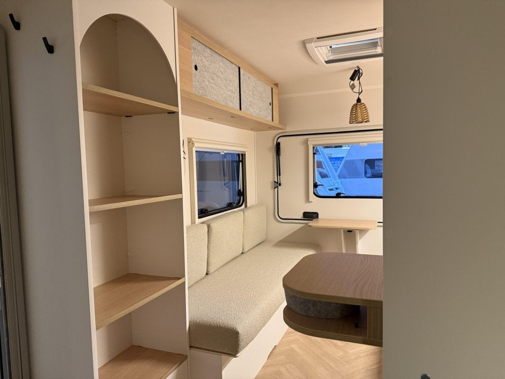 LMC E:dero 400C, ideale caravan voor lichte auto's!, Caravans en Kamperen, Bedrijf, Overige typen, 4 tot 5 meter, 500 - 750 kg
