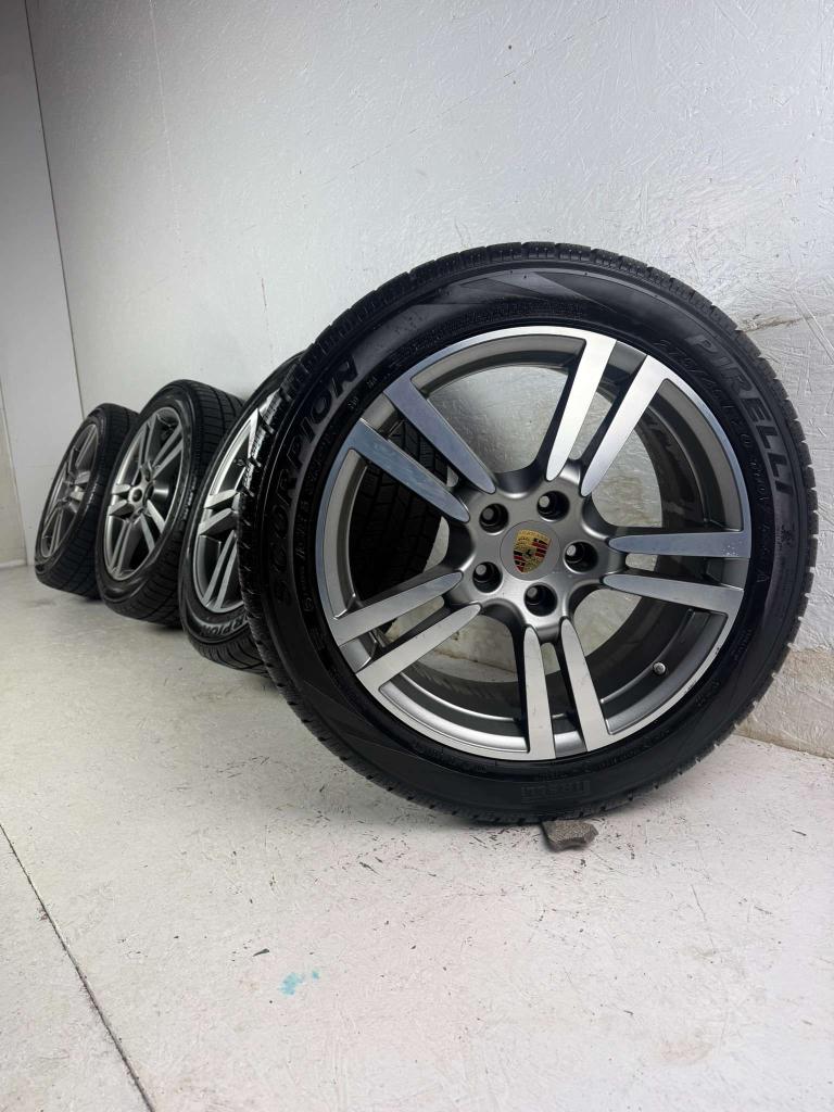 Porsche Cayenne turbo velgen 20" 5x130 winterset Pirelli