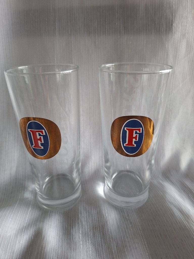 FOSTERS bier glazen 2 stuks, 0,25 l, Verzamelen, Ophalen of Verzenden, Zo goed als nieuw, Bierglas