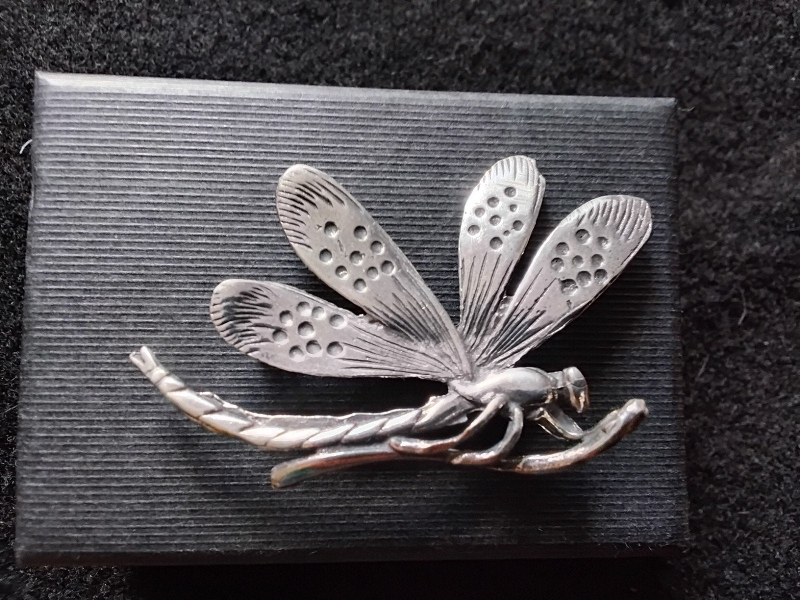 Libelle broche tin, Ophalen, Overige materialen