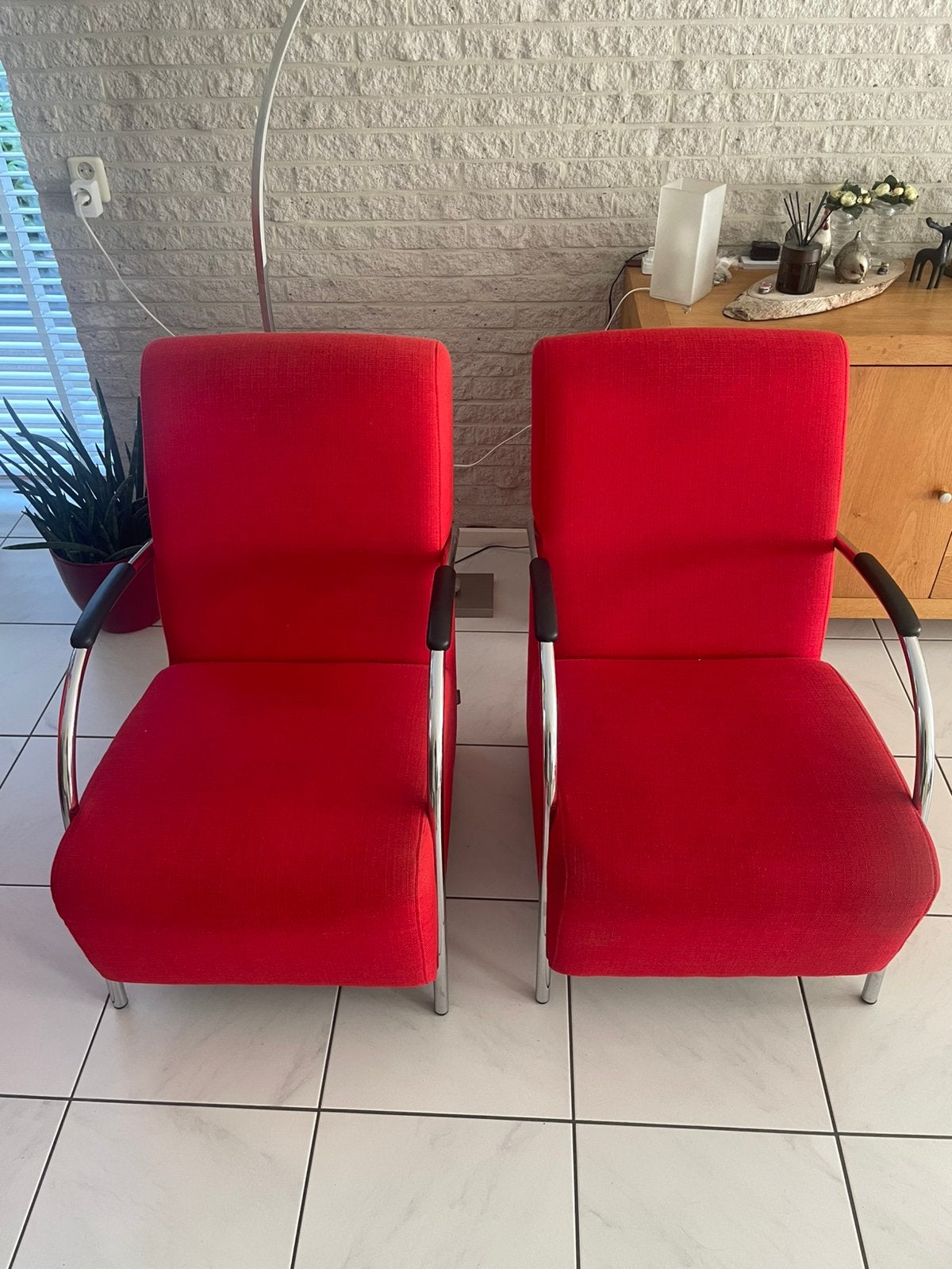 2 rode stoelen merk Woood Halifax, Huis en Inrichting, Ophalen, Zo goed als nieuw, Stof, 50 tot 75 cm