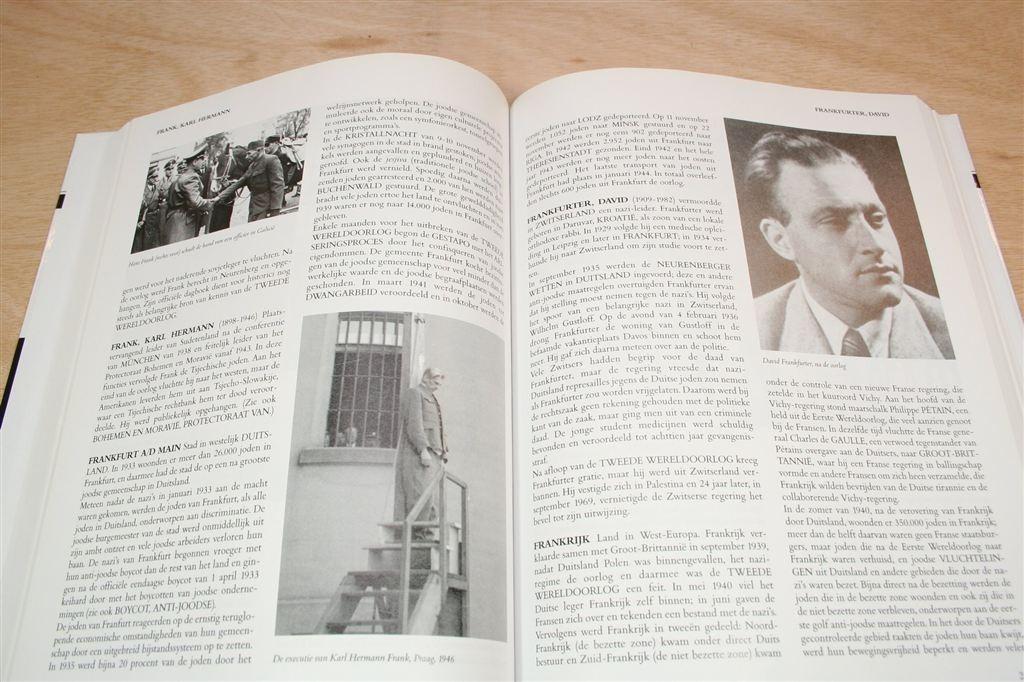 Encyclopedie van de Holocaust — Uitg. Yad Vashem, Ophalen of Verzenden, Tweede Wereldoorlog, Zo goed als nieuw, Overige onderwerpen