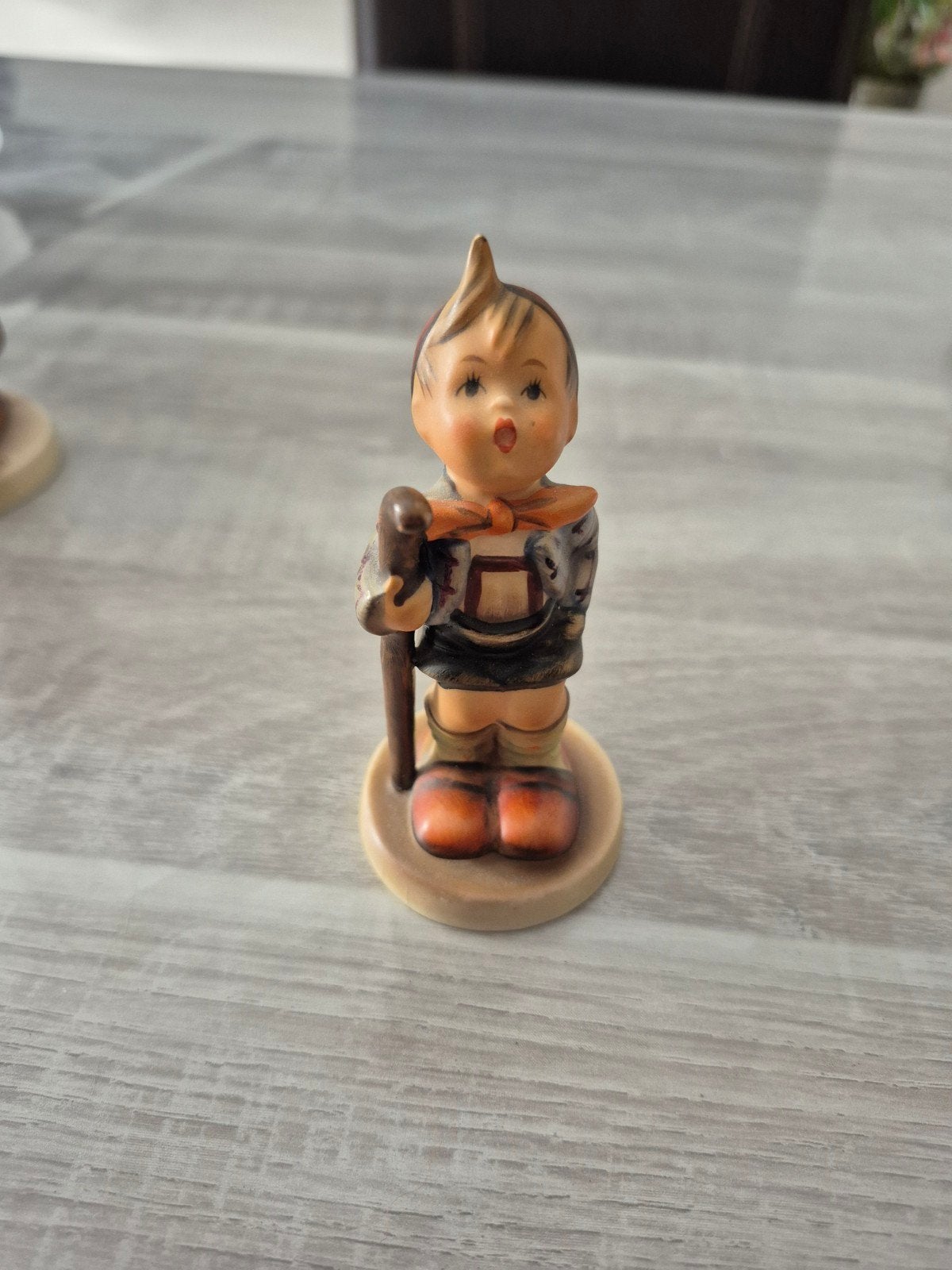 Goebel hummel beeldje little hiker 16, Ophalen of Verzenden, Zo goed als nieuw, Hummel
