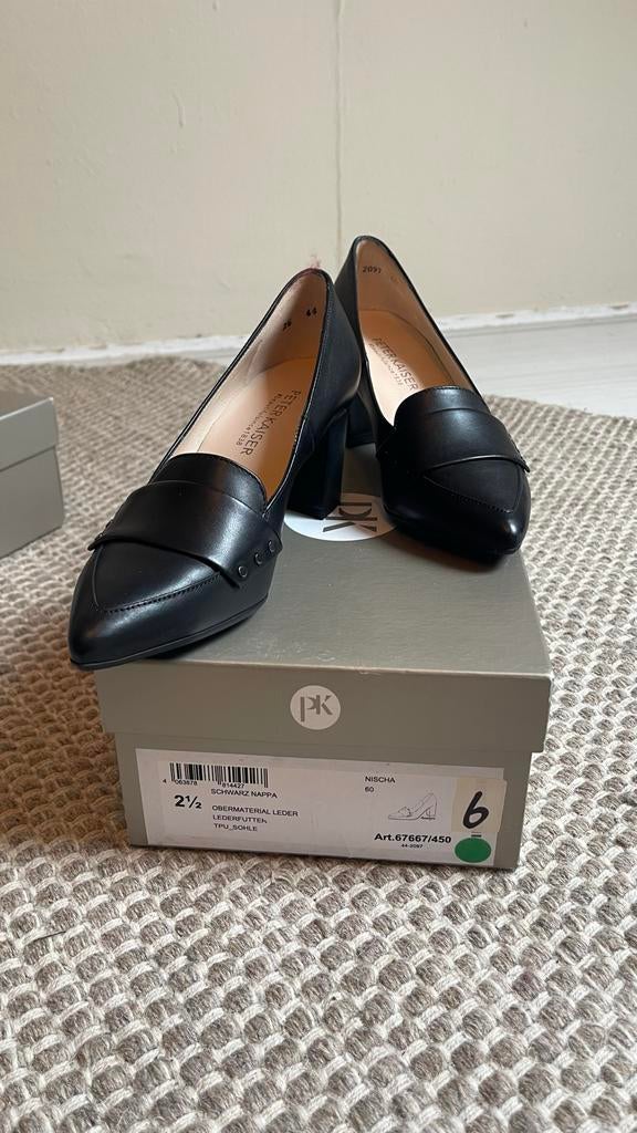 Nieuwe prachtige design pumps, maat 2.5, Ophalen of Verzenden, Nieuw