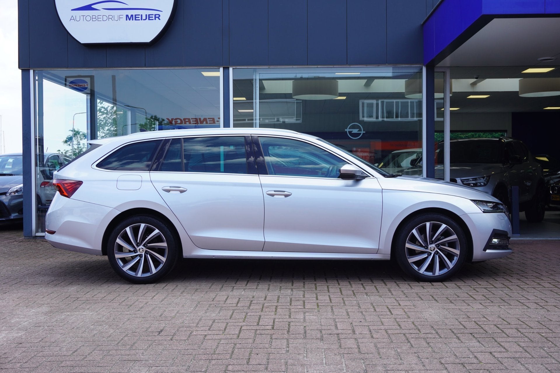Skoda Octavia Combi 1.0 e-TSI Business Edition Plus | Airco, Auto's, Dealer onderhouden, Stof, Gebruikt, 1257 kg