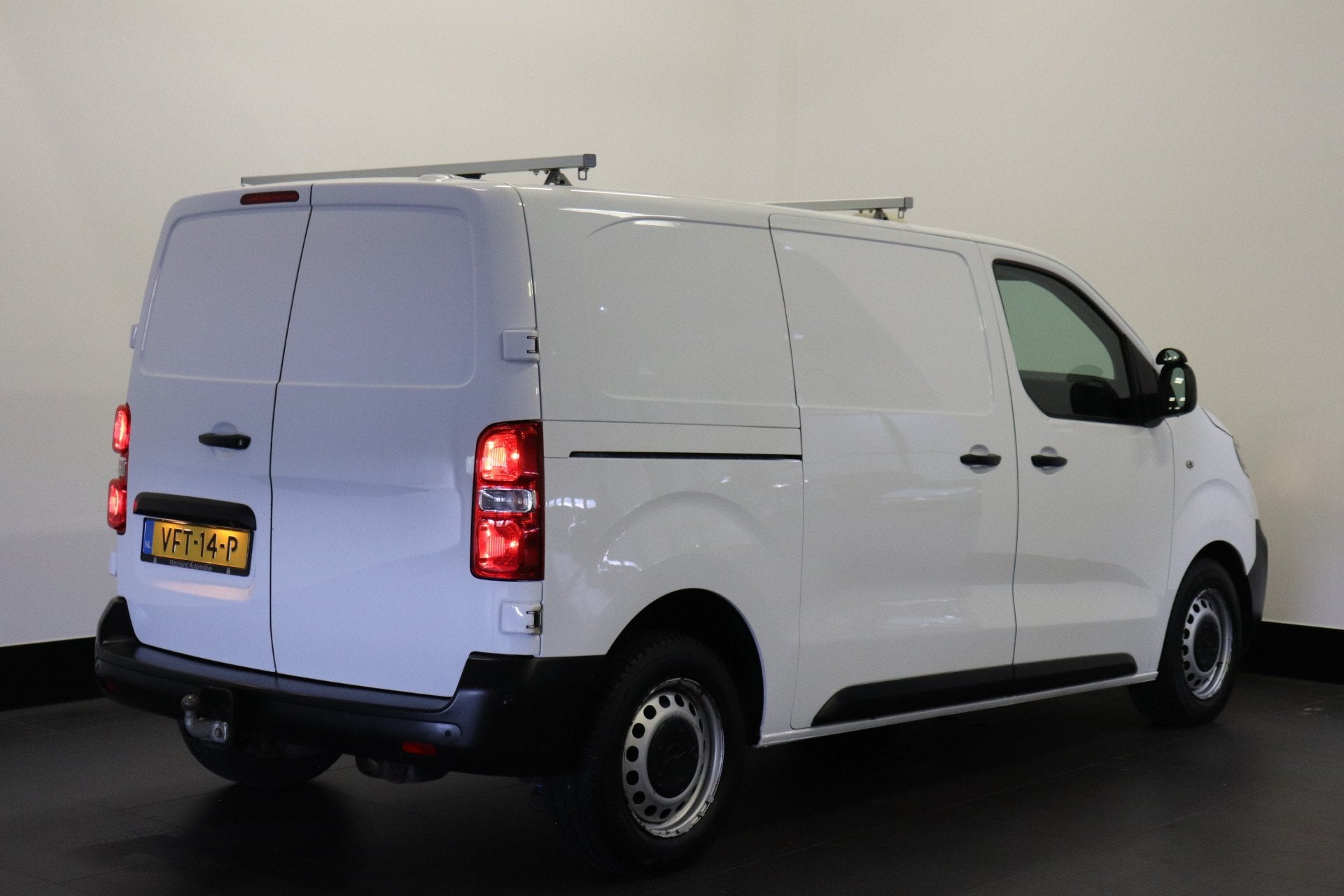 Opel Vivaro 2.0 CDTI L2 122PK EURO 6 - Airco - Cruise - Came, Voorwielaandrijving, Gebruikt, 4 cilinders, Leder en Stof