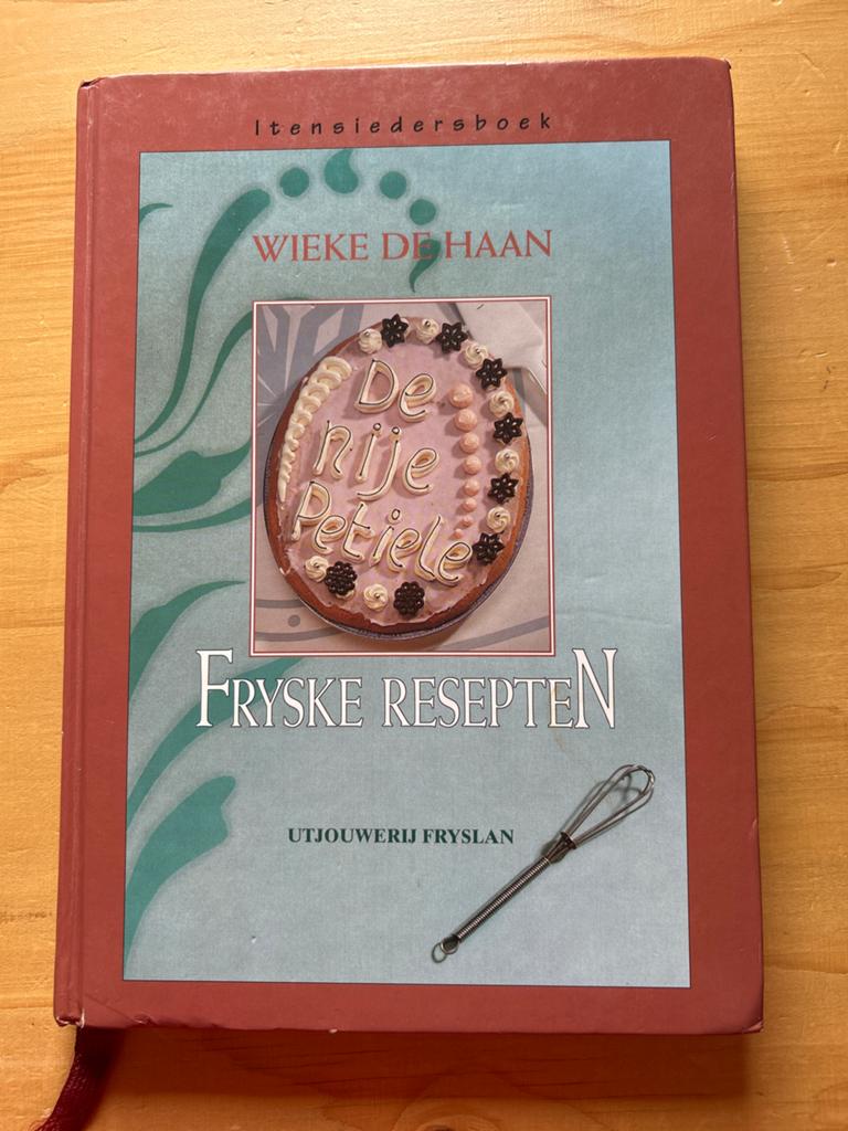 Fryske resepten Itensierdersboek van Wieke de Haan, Boeken, Kookboeken, Ophalen of Verzenden, Gelezen, Nederland en België, Hoofdgerechten