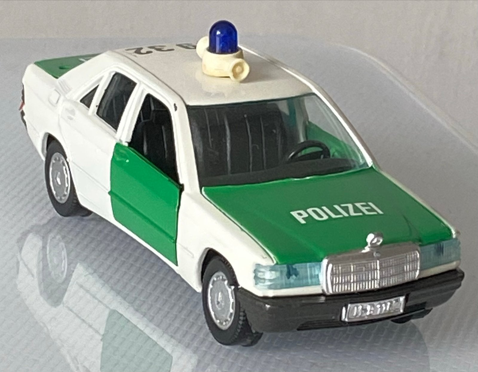 Gama 1:43 Mercedes-Benz 190E Polizei - Nieuwstaat (antenne o, Hobby en Vrije tijd, Modelauto's | 1:43, Ophalen of Verzenden, Nieuw