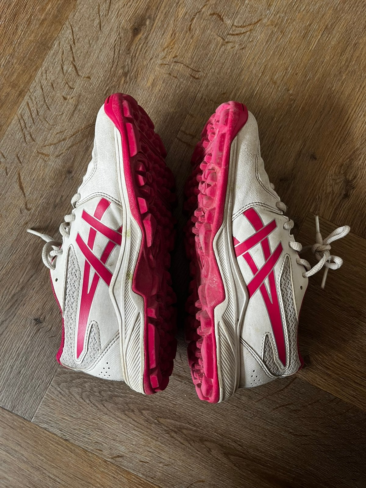 Asics hockeyschoenen maat 36, Ophalen of Verzenden, Zo goed als nieuw, Schoenen