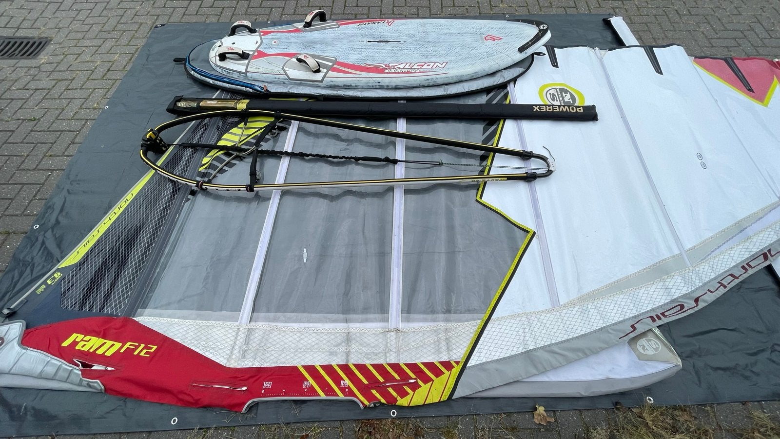 Complete Lichtweer Windsurf Set - Fanatic Falcon 124L, Minder dan 250 cm, Fanatic, Ophalen of Verzenden, 8 m² of meer