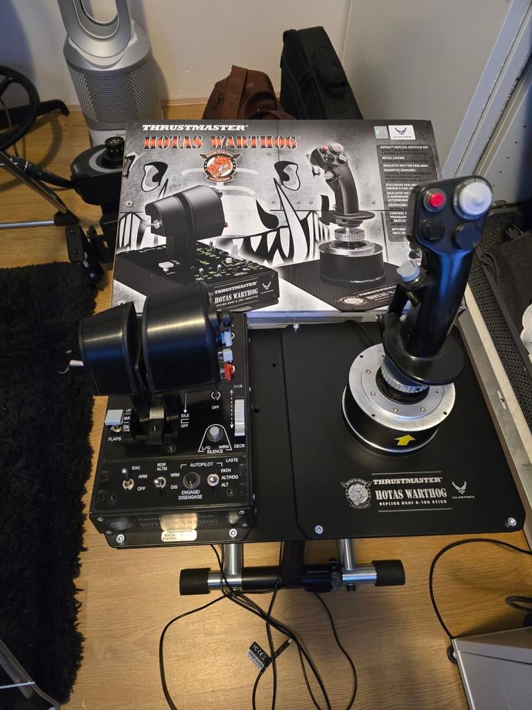 Thrustmaster HOTAS Warthog Flight Stick & Throttle (incl. do, 1 speler, Racen en Vliegen, Ophalen of Verzenden, Zo goed als nieuw