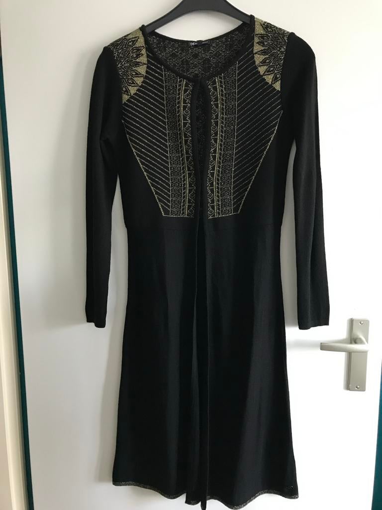 Nieuw zwart lang vest met goudkleurig patroon Didi maat XS, Kleding | Dames, Ophalen, Nieuw, Maat 34 (XS) of kleiner, Zwart