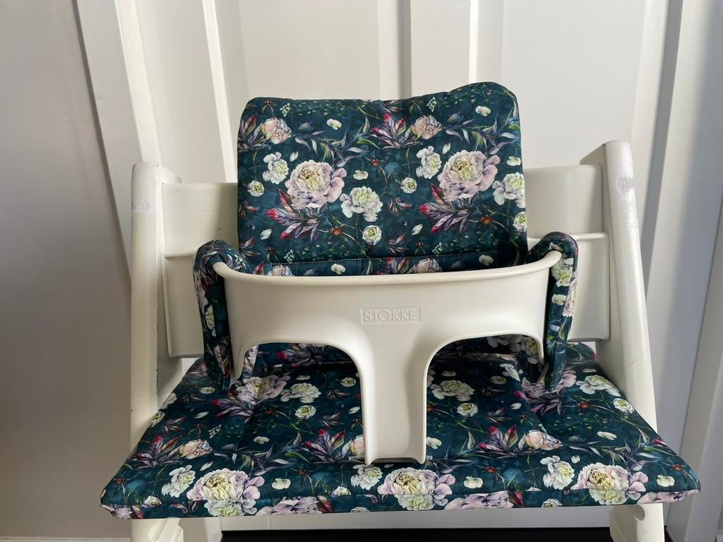 Nieuw! Wild rose Stokke Tripp Trapp stoel kussenset, Kinderen en Baby's, Kinderstoelen, Nieuw, Meegroeistoel, Aanschuifbaar, Afneembaar eetblad
